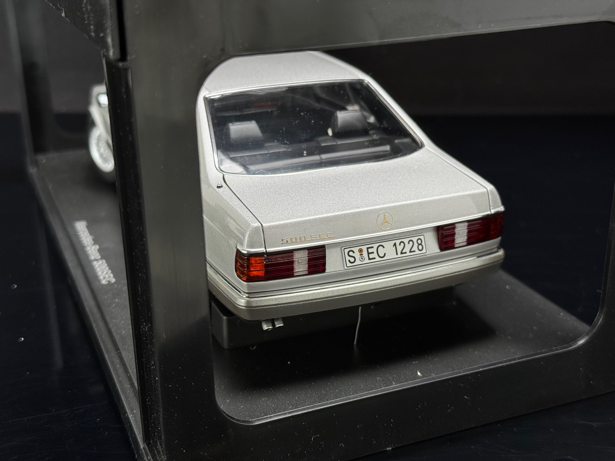 AUTOart Mercedes-Benz 500 SEC - 1/18 - Image 3