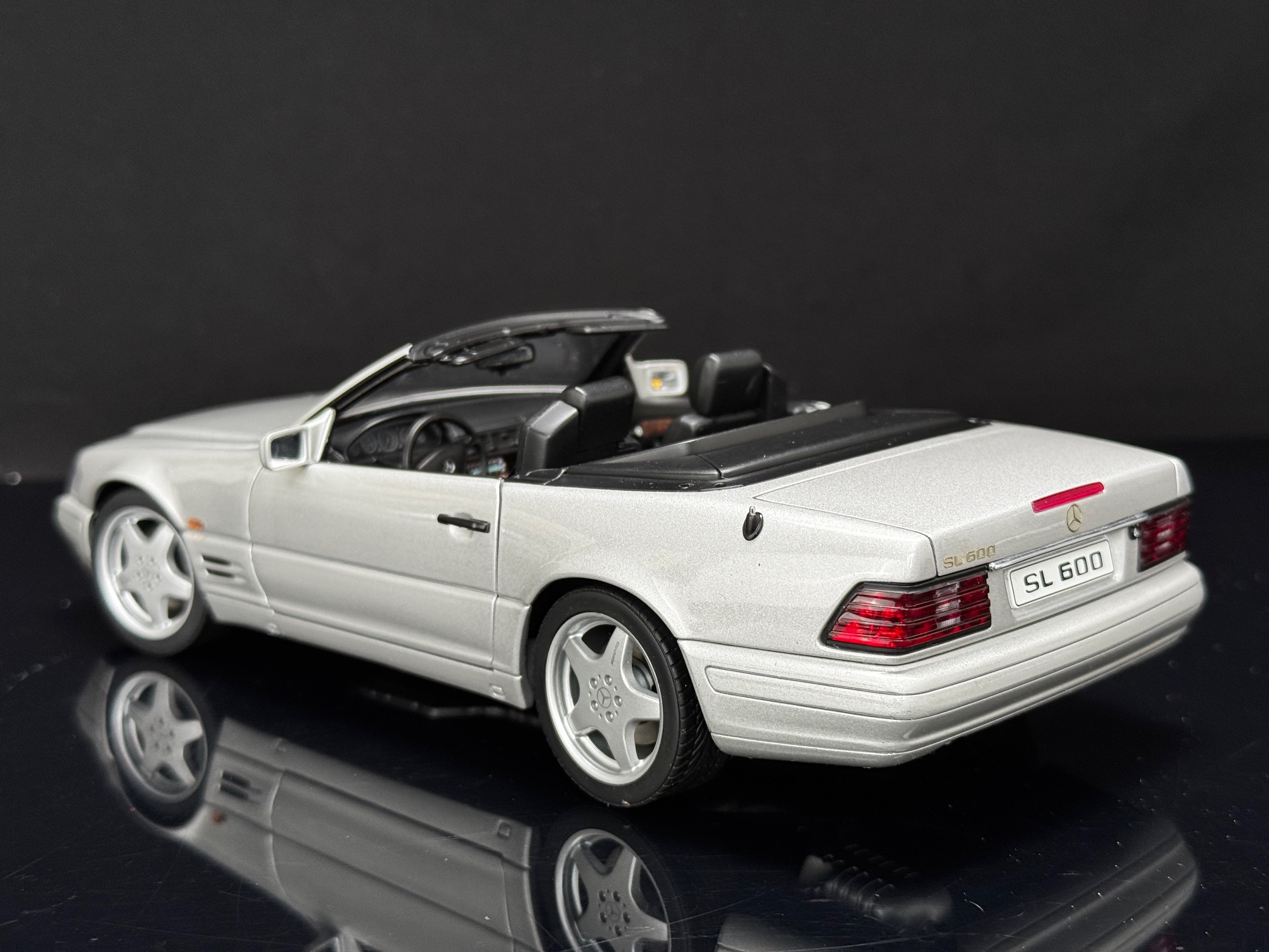 AUTOart Mercedes-Benz SL 600 - 1/18 - Image 6