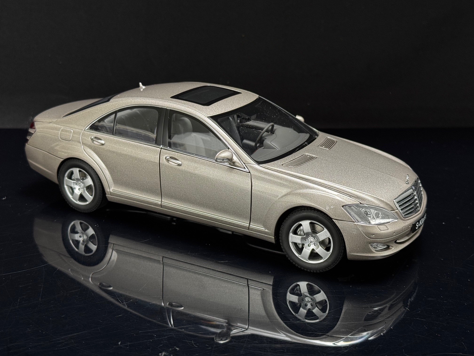 AUTOart Mercedes-Benz S-Klasse Millenium