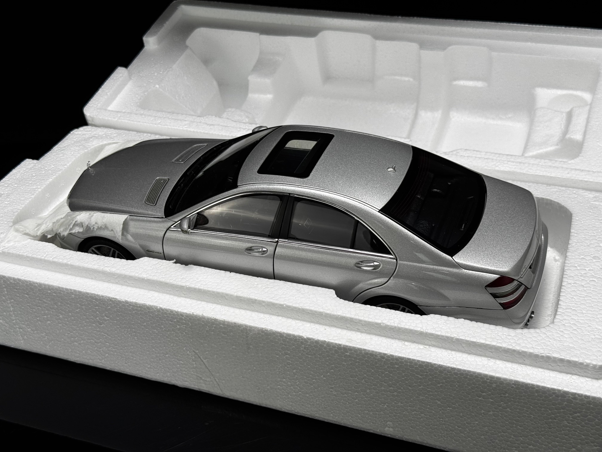 AUTOart Mercedes-Benz S63 AMG silber - 1/18 - Image 7