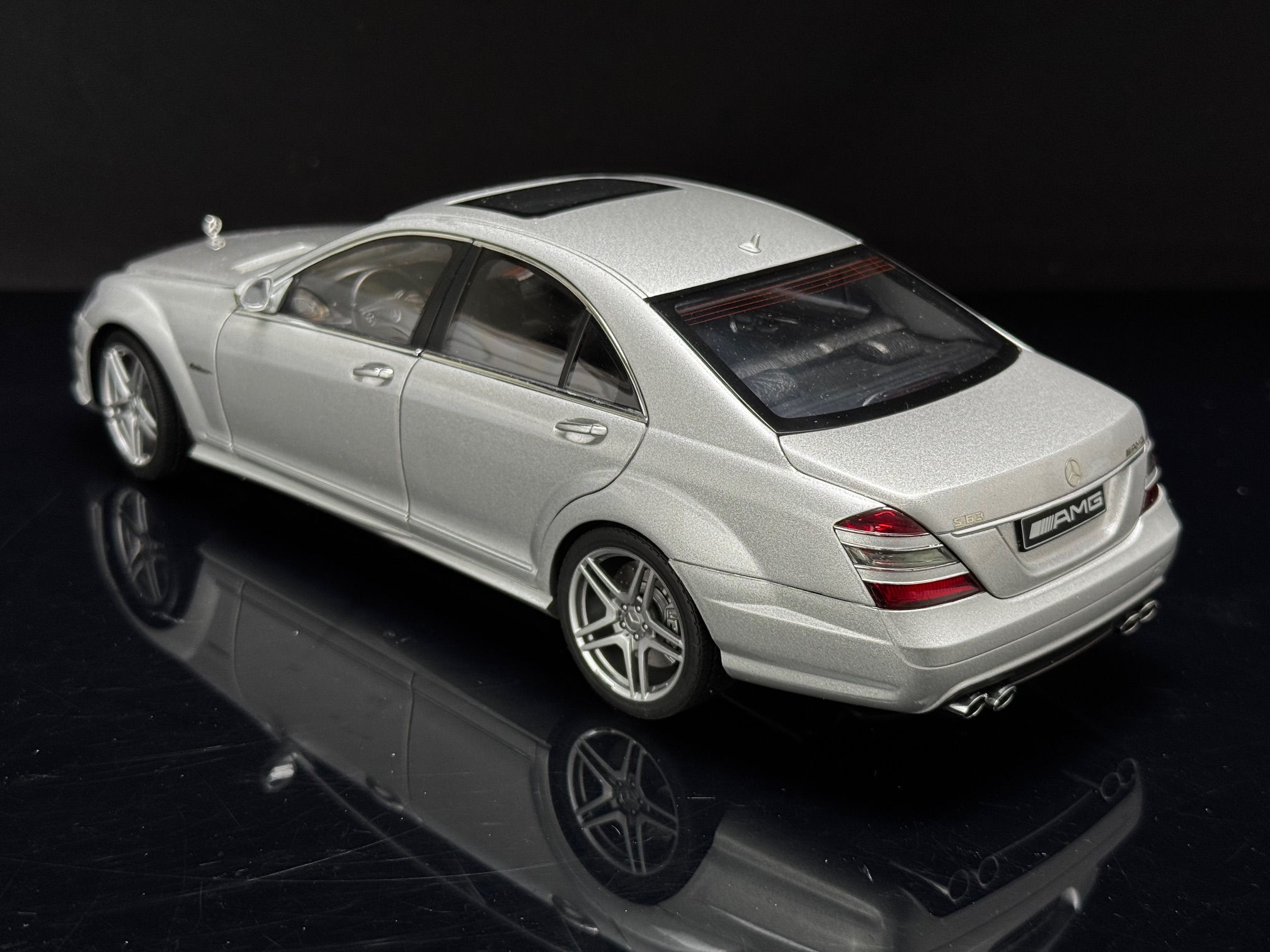 AUTOart Mercedes-Benz S63 AMG silber - 1/18 - Image 5