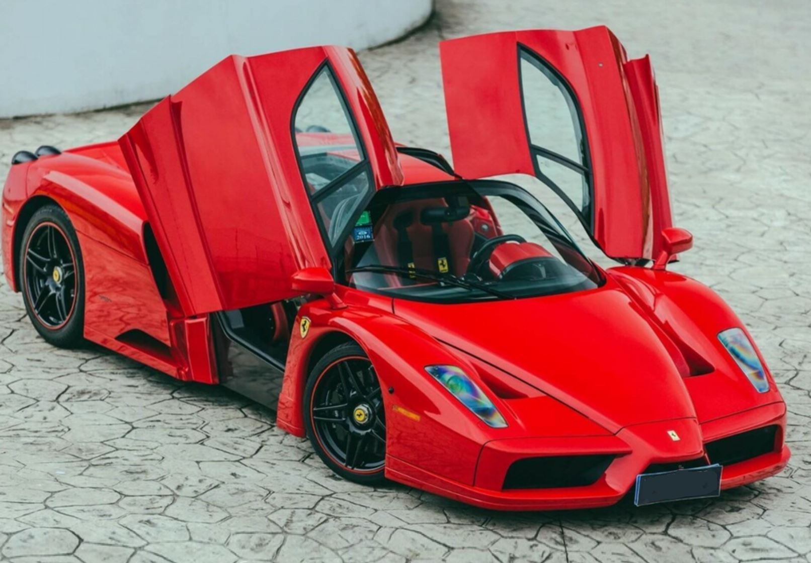 BBR Ferrari Enzo open diecast Rosso Corsa - Black and red wheels - polifoam pack - 1/18