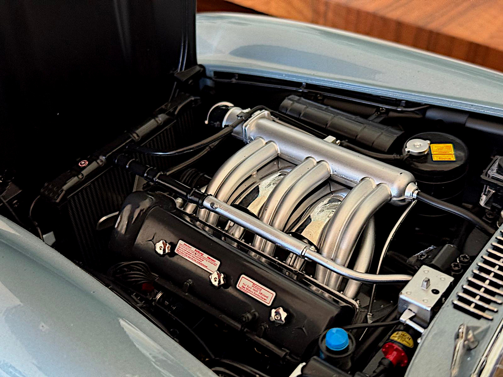 IXO Mercedes 300 SL Roadster blau modelcars24 exklusive Bausatz 1:8 - 1/8 - Image 7