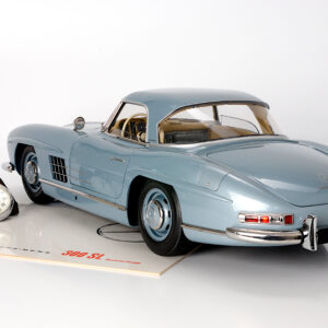 IXO Mercedes 300 SL Roadster blau modelcars24 exklusive Bausatz 1:8 - 1/8
