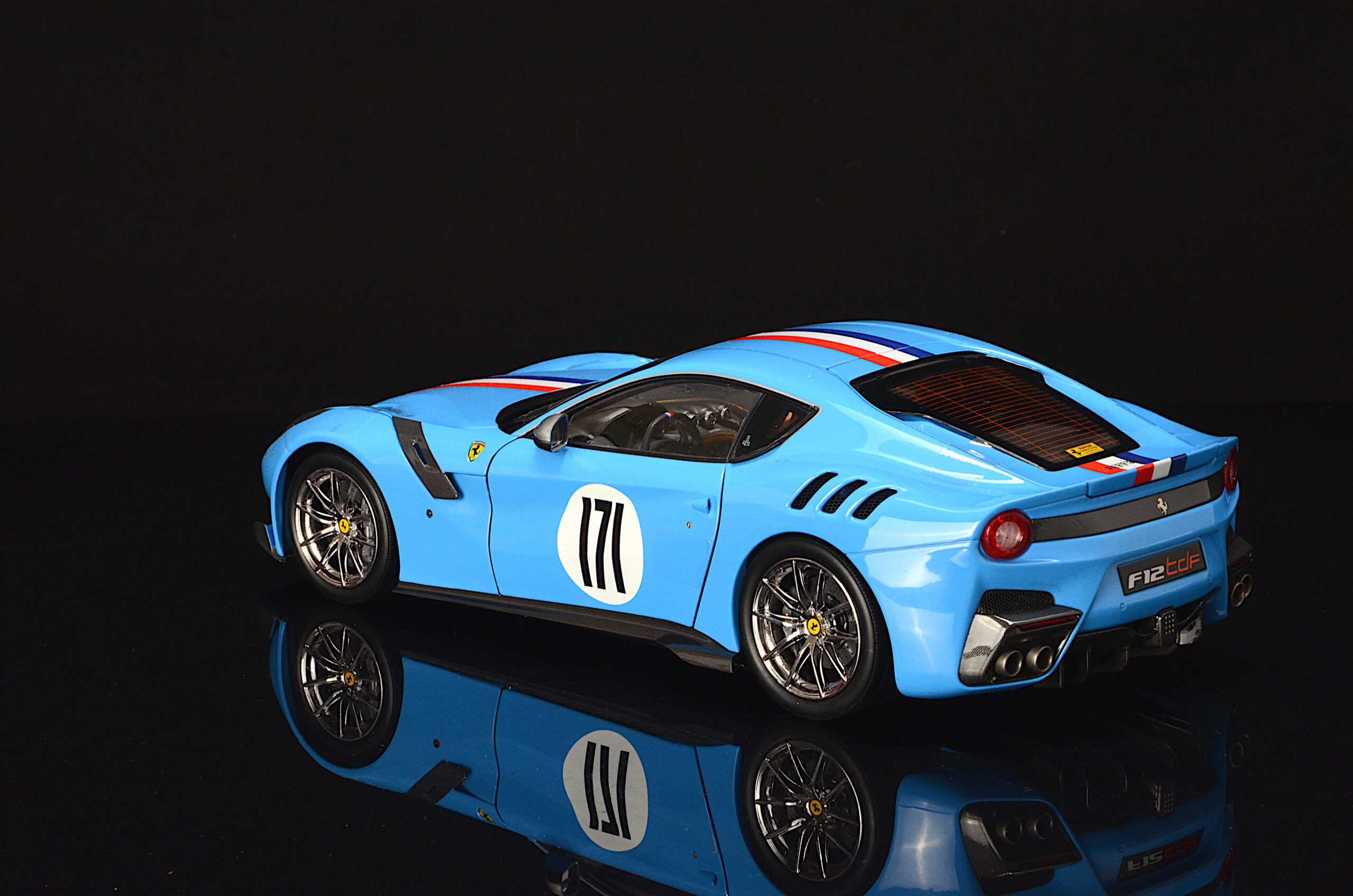 BBR Ferrari F12 TDF Tailor Made hellblau - 1/18 - Image 8