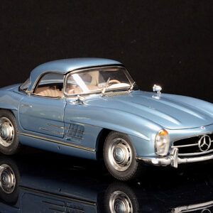 CMC Mercedes-Benz 300 SL bleue M-283