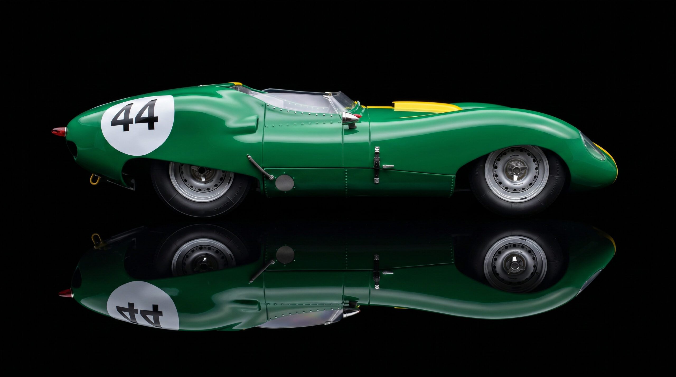 Lister Jaguar Costin BHL3 scale Fertigmodell 1/8 - Image 3