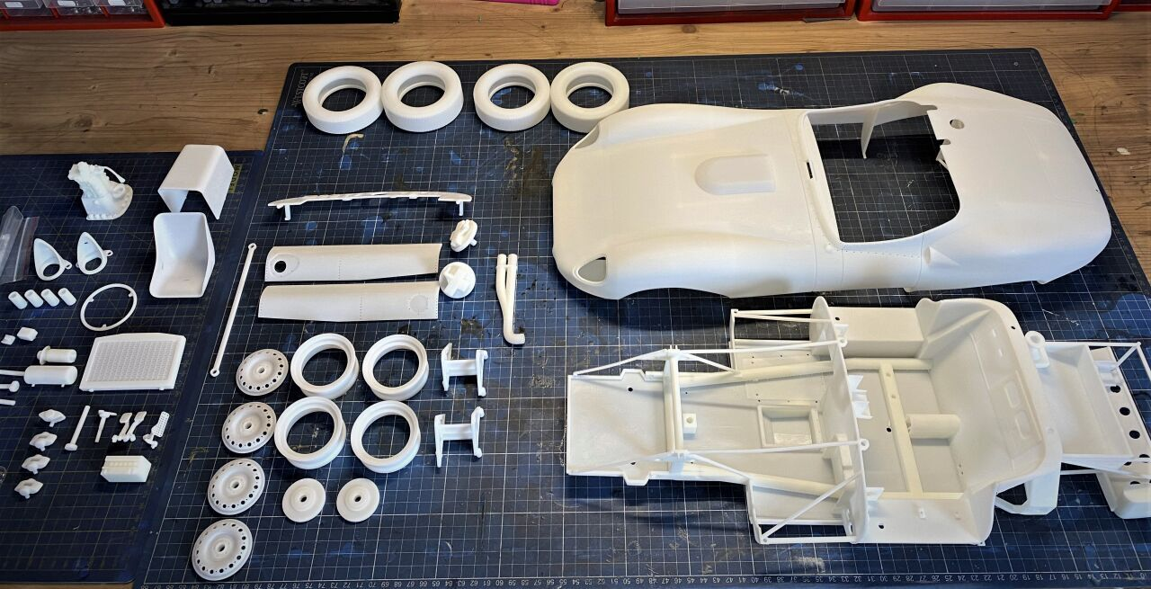 Lister Jaguar Costin BHL3 scale Fertigmodell 1/8 - Image 4