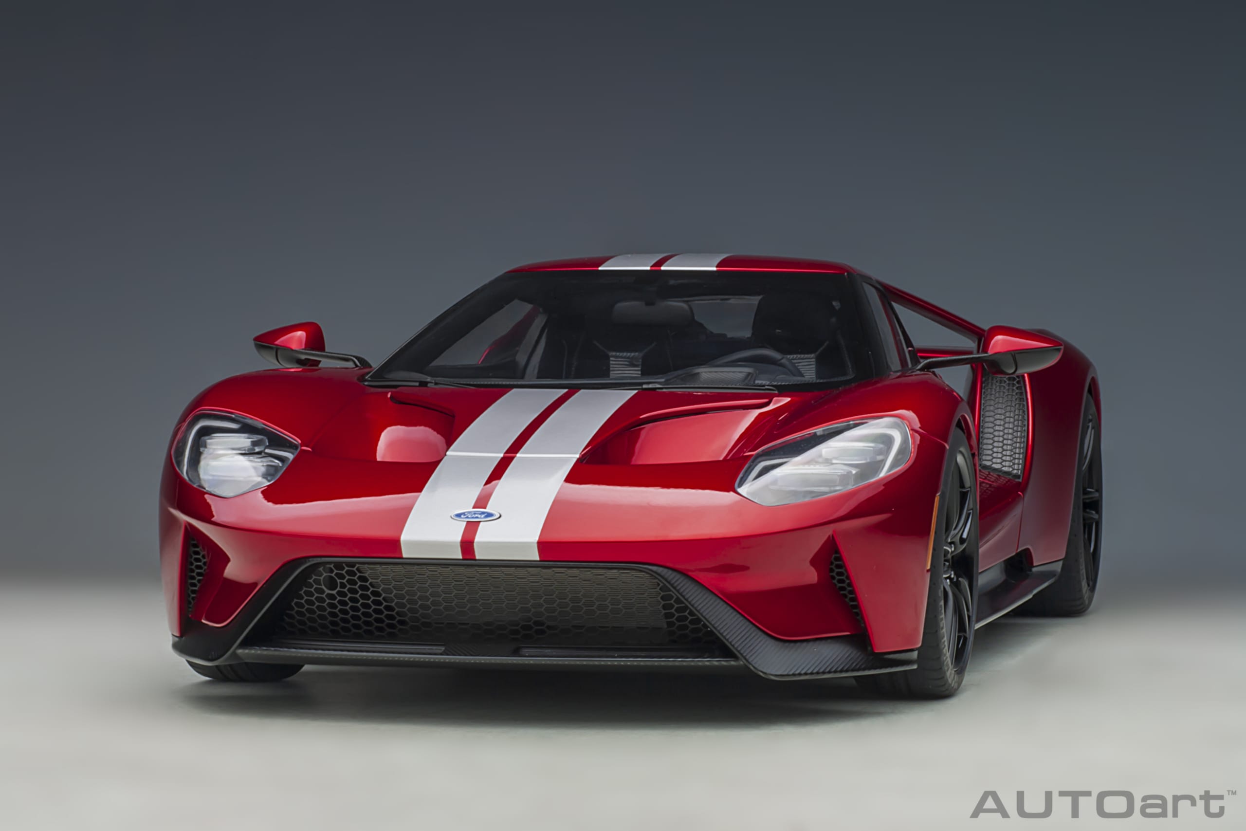 AUTOart Ford GT 2017 1:12 - Liquid Red / Silver Stripes - Image 18