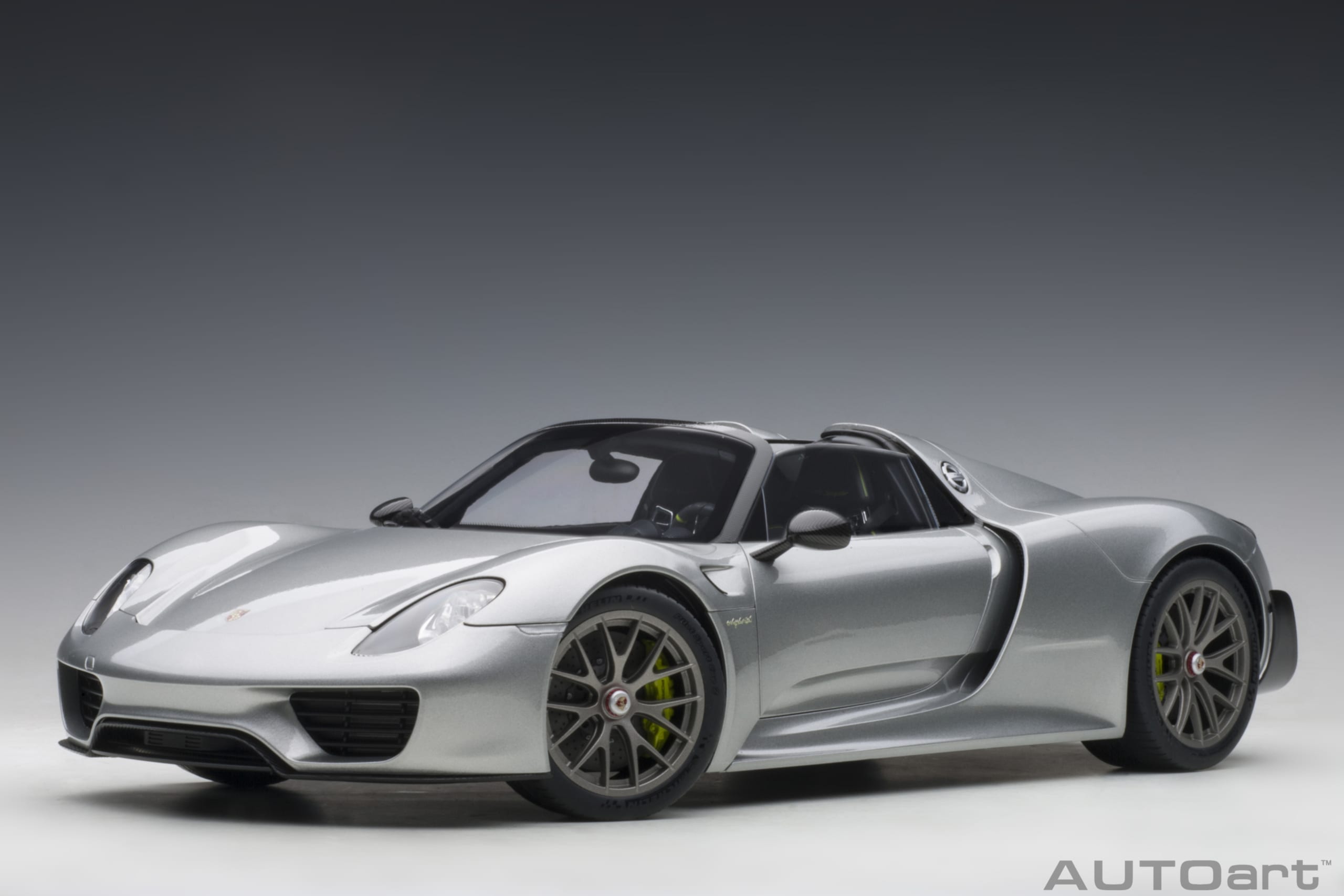 AUTOart Porsche 918 Spyder 2013 1:12 - GT Silver Metallic