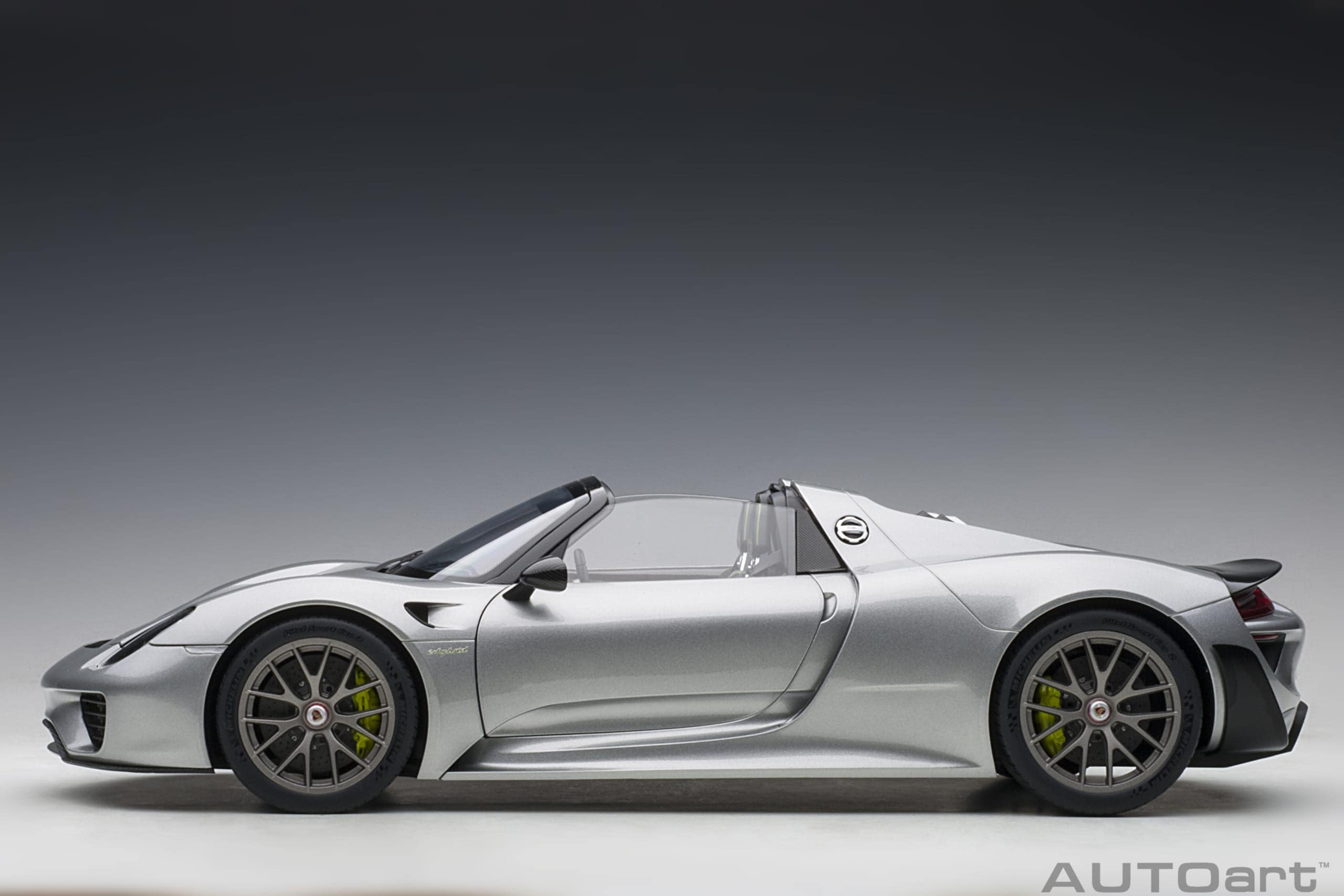 AUTOart Porsche 918 Spyder 2013 1:12 - GT Silver Metallic - Image 19