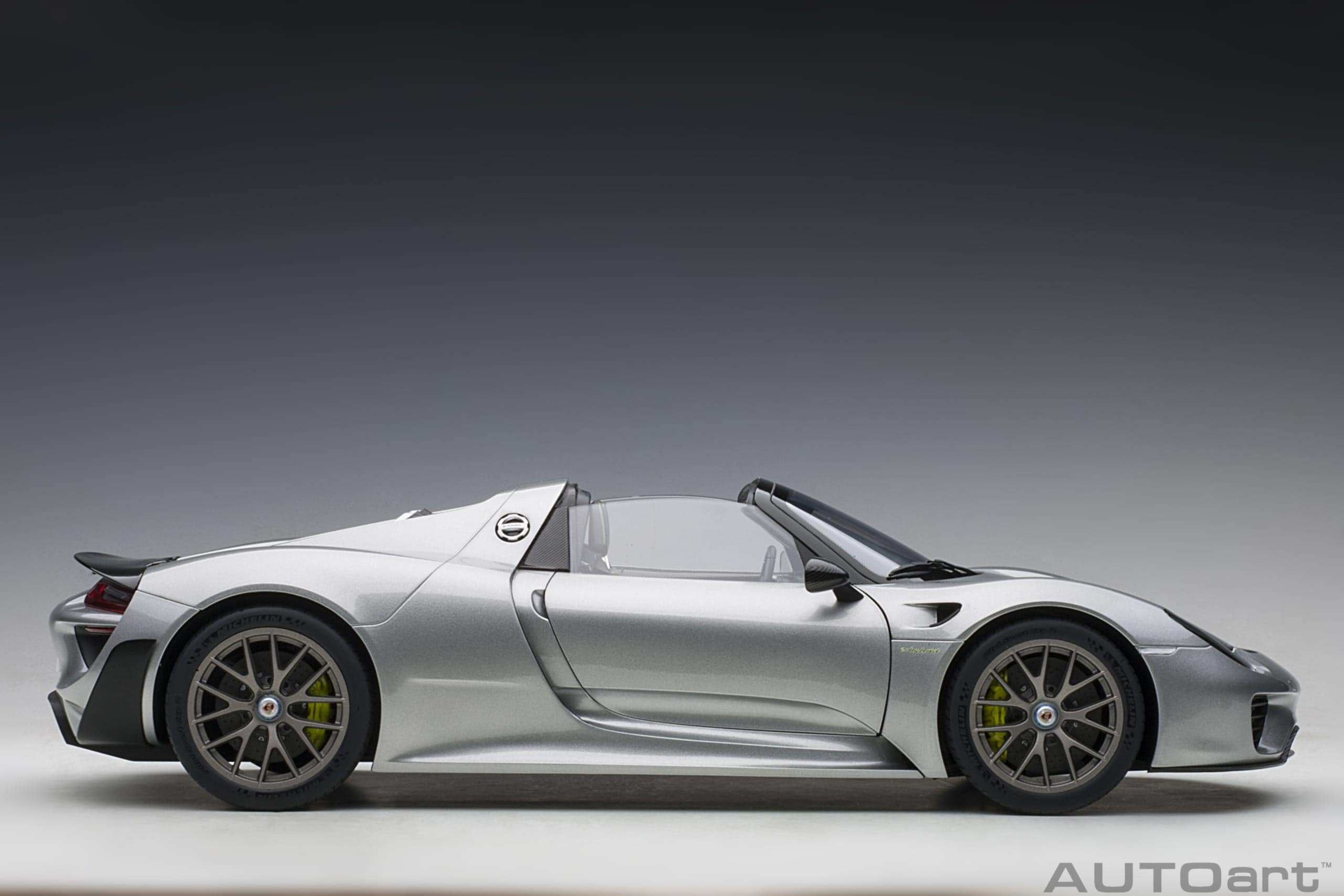 AUTOart Porsche 918 Spyder 2013 1:12 - GT Silver Metallic - Image 18