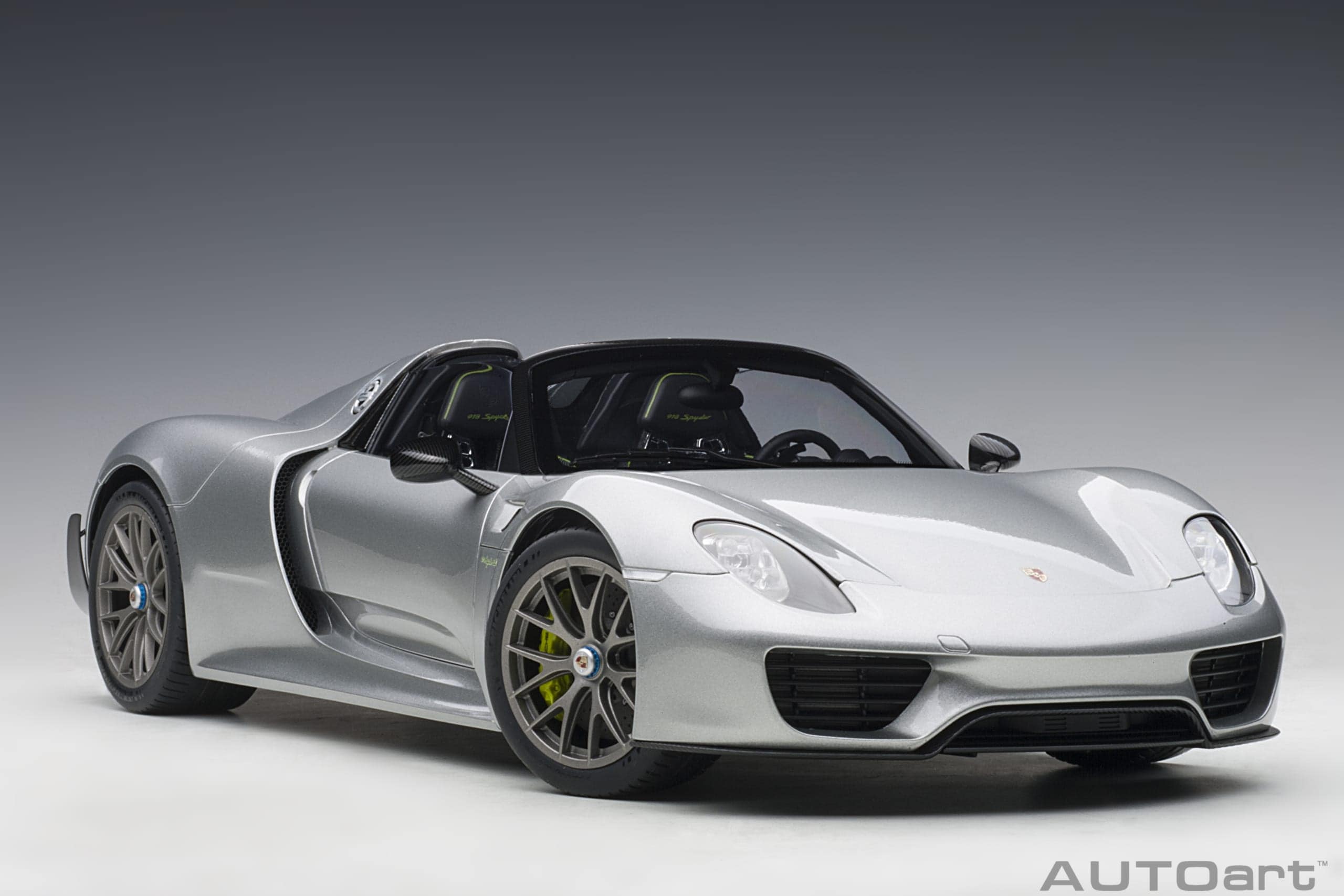 AUTOart Porsche 918 Spyder 2013 1:12 - GT Silver Metallic - Image 5