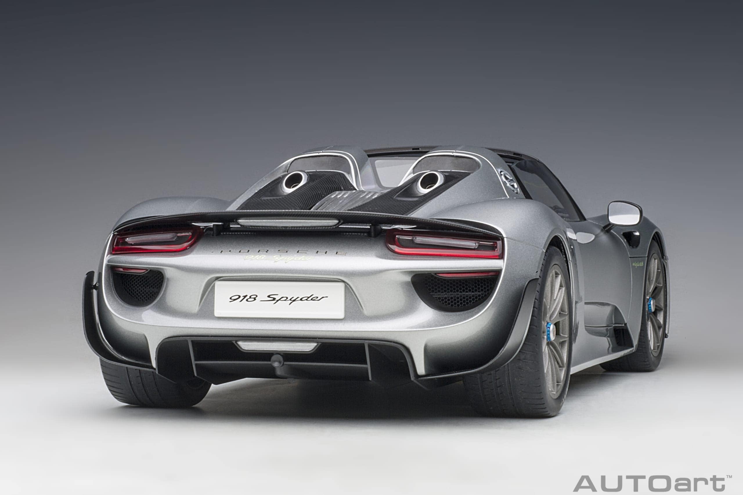 AUTOart Porsche 918 Spyder 2013 1:12 - GT Silver Metallic - Image 3