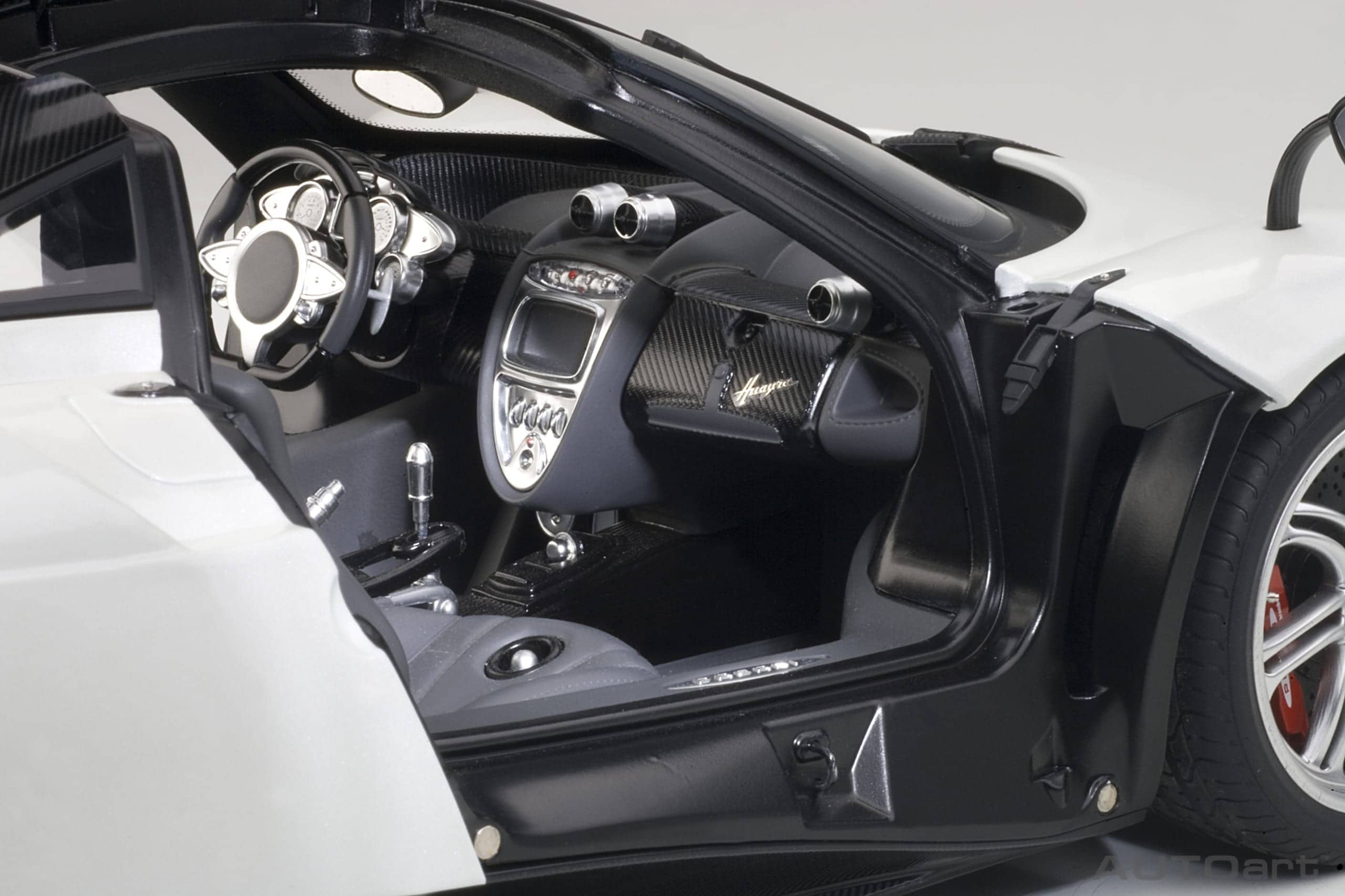 AUTOart Pagani Huayra 1:12 - White - Image 10