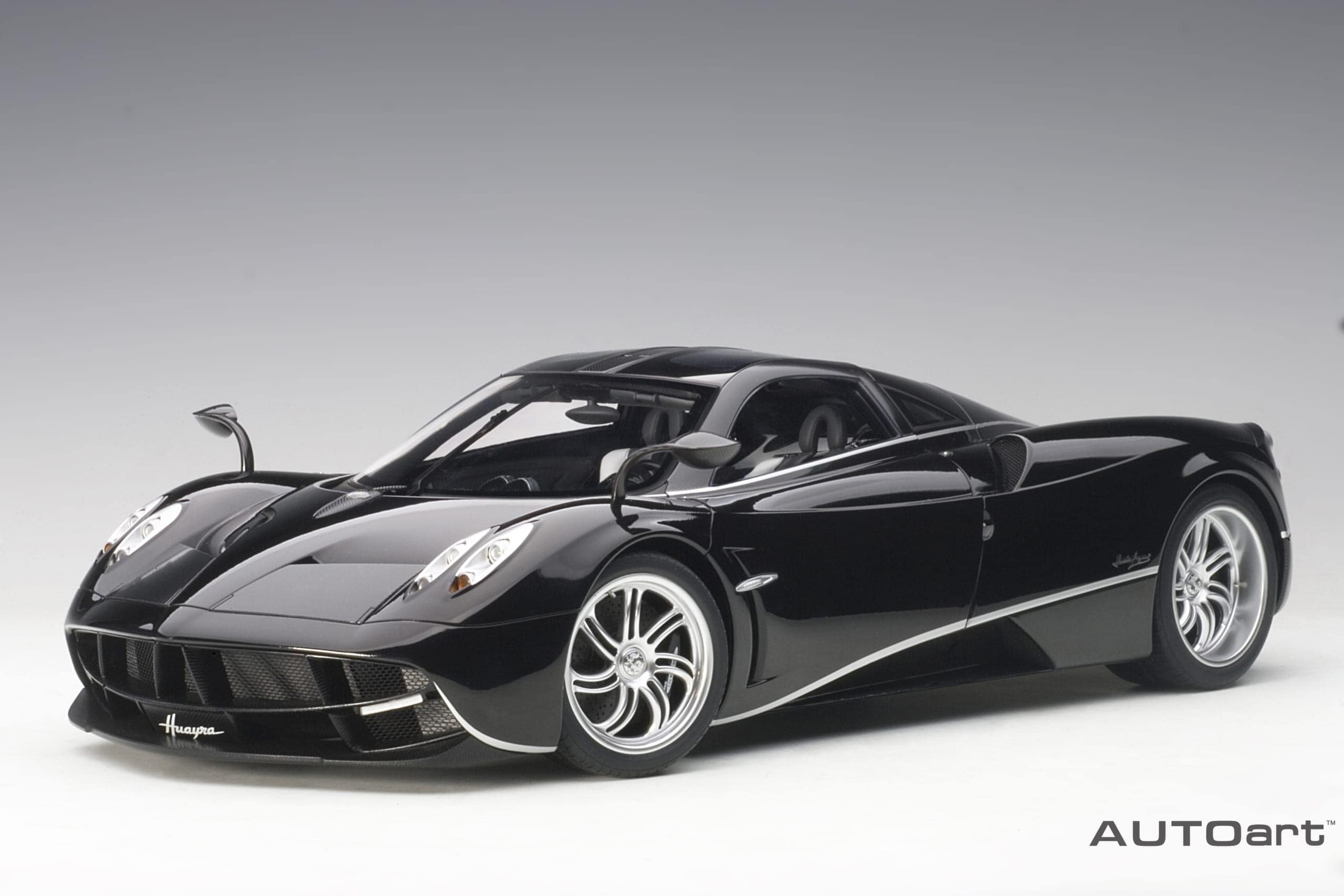 AUTOart Pagani Huayra 1:12 - Gloss Black