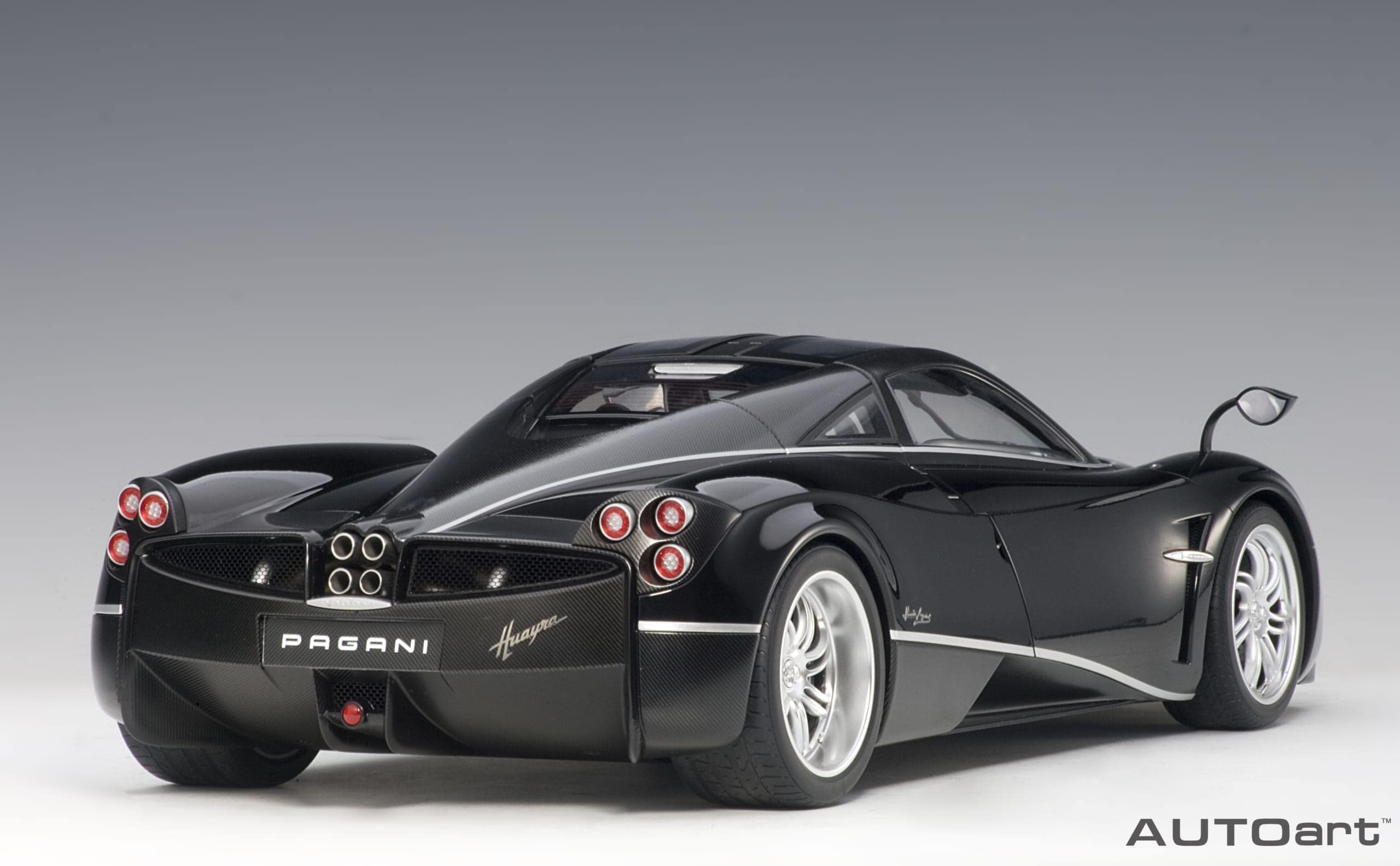 AUTOart Pagani Huayra 1:12 - Glossy Black - Image 17
