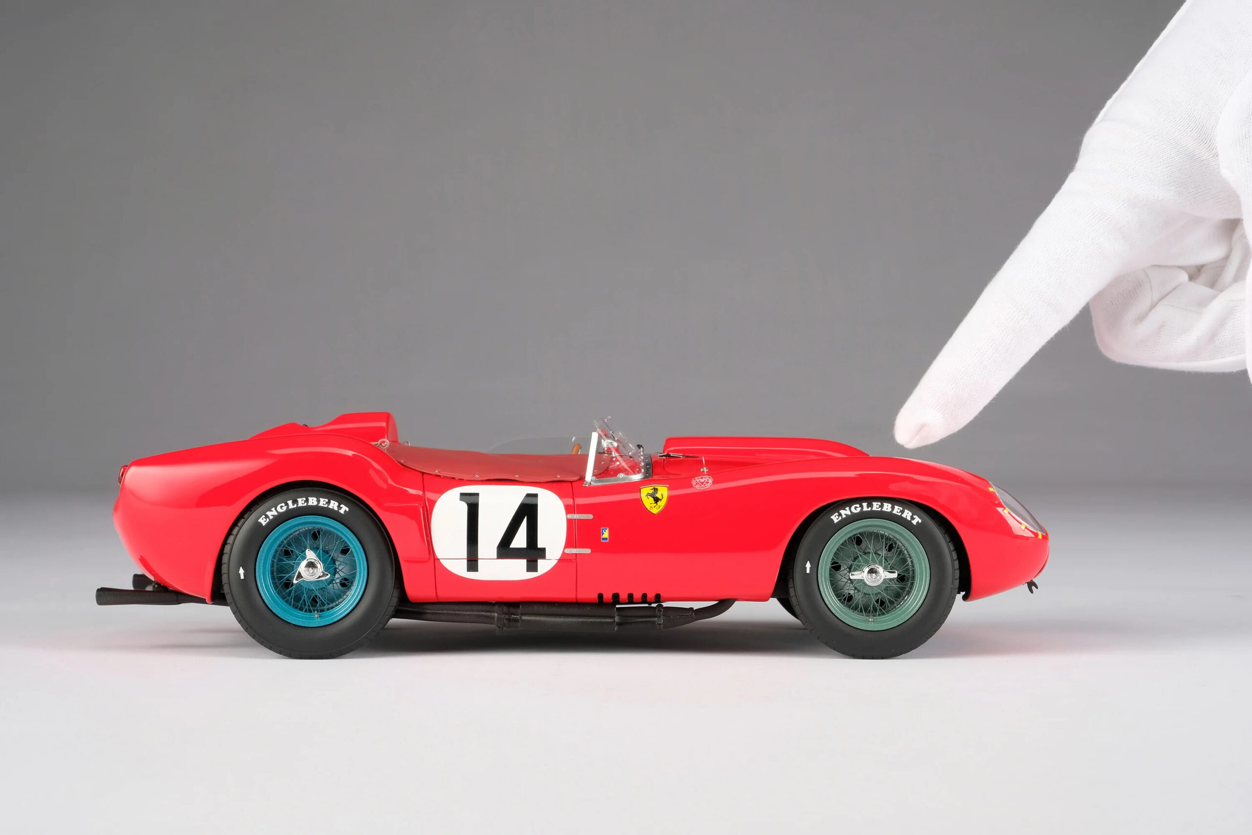 Amalgam Ferrari 250 TR - Le-Mans-Sieger 1958 1/18 – Bild 2