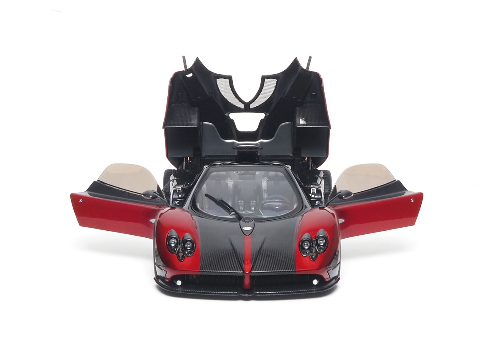 BBR パガーニ ゾンダ チンクエ ロードスター - ドバイレッド | 1:18