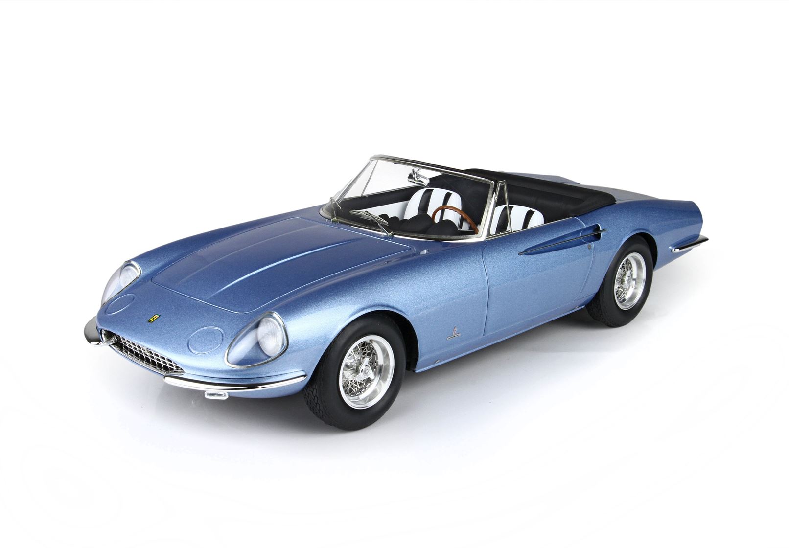 BBR Ferrari 365 California Salone di Ginevra 1966 s/n 08347 - Metallic Light Blue | 1:18 - 画像4