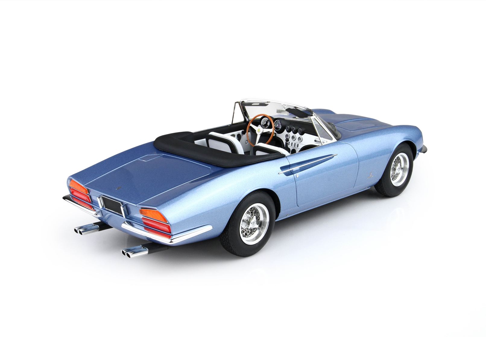 BBR Ferrari 365 California Salone di Ginevra 1966 s/n 08347 - Metallic Light Blue | 1:18 - 画像6
