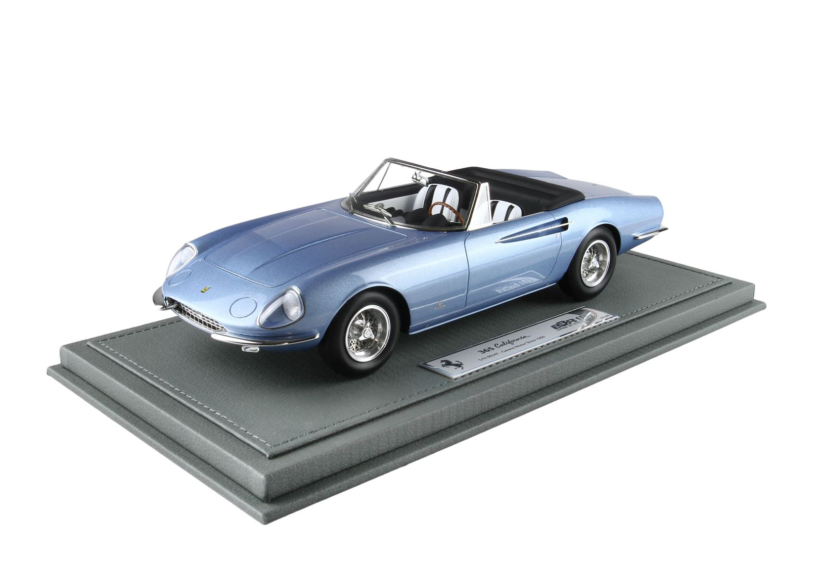 BBR フェラーリ 365 カリフォルニア ジュネーブ・モーターショー 1966 s/n 08347 - メタリック ライトブルー | 1:18
