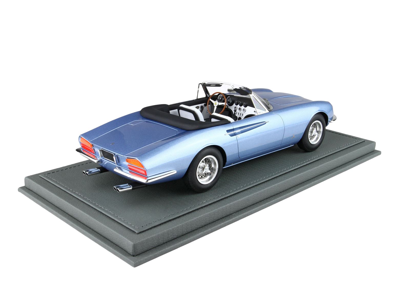 BBR Ferrari 365 California Salone di Ginevra 1966 s/n 08347 - Metallic Light Blue | 1:18 - 画像2