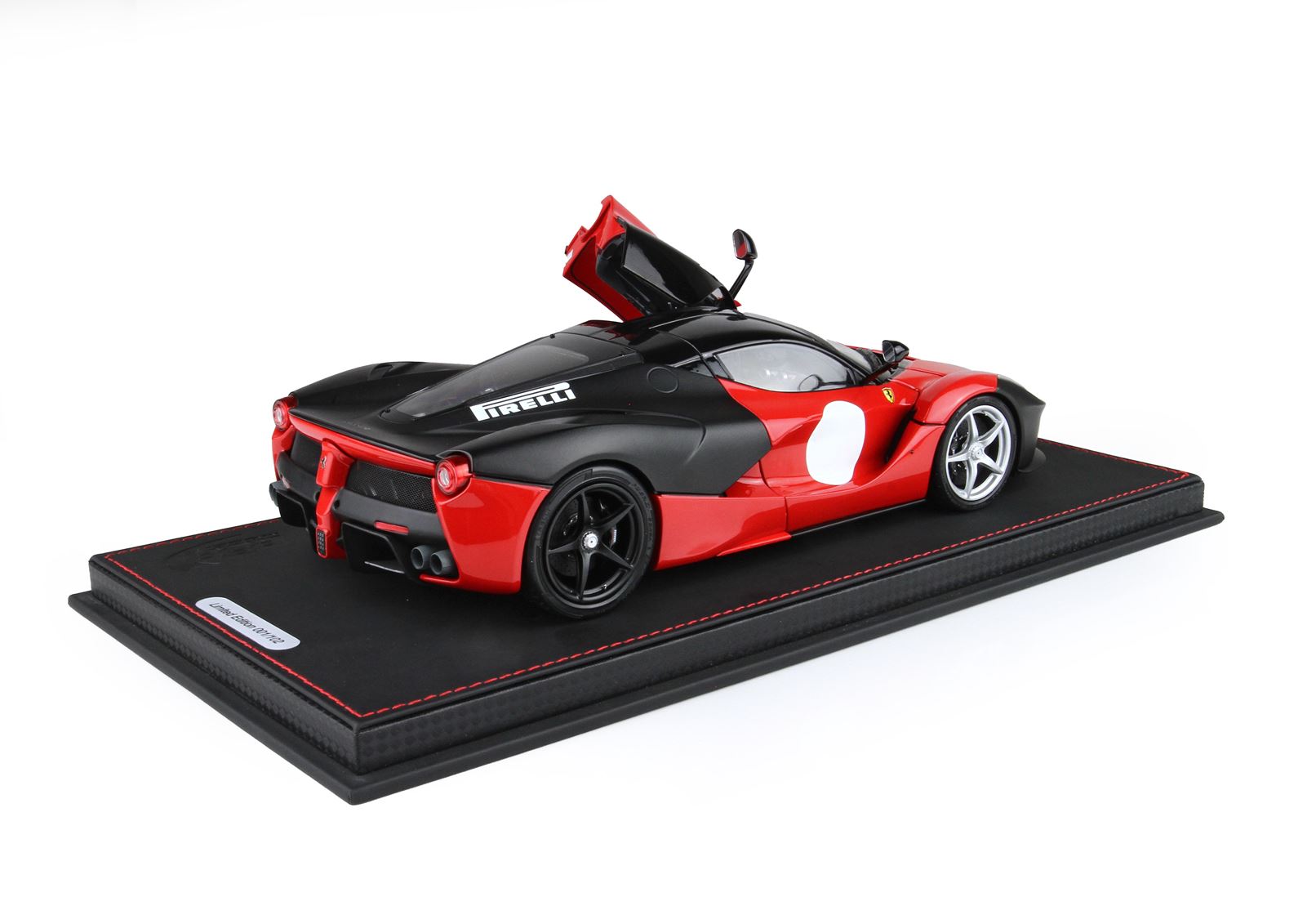 BBR Ferrari LaFerrari Test 2012 - Special Pack - Corsa Red and Matte Black | 1:18 – Bild 2
