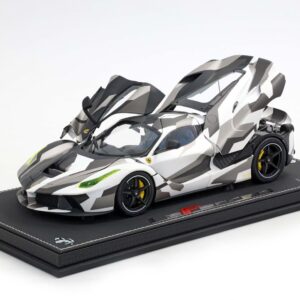 BBR フェラーリ ラ・フェラーリ 2012 スペシャルパック - カモフラージュ | 1:18
