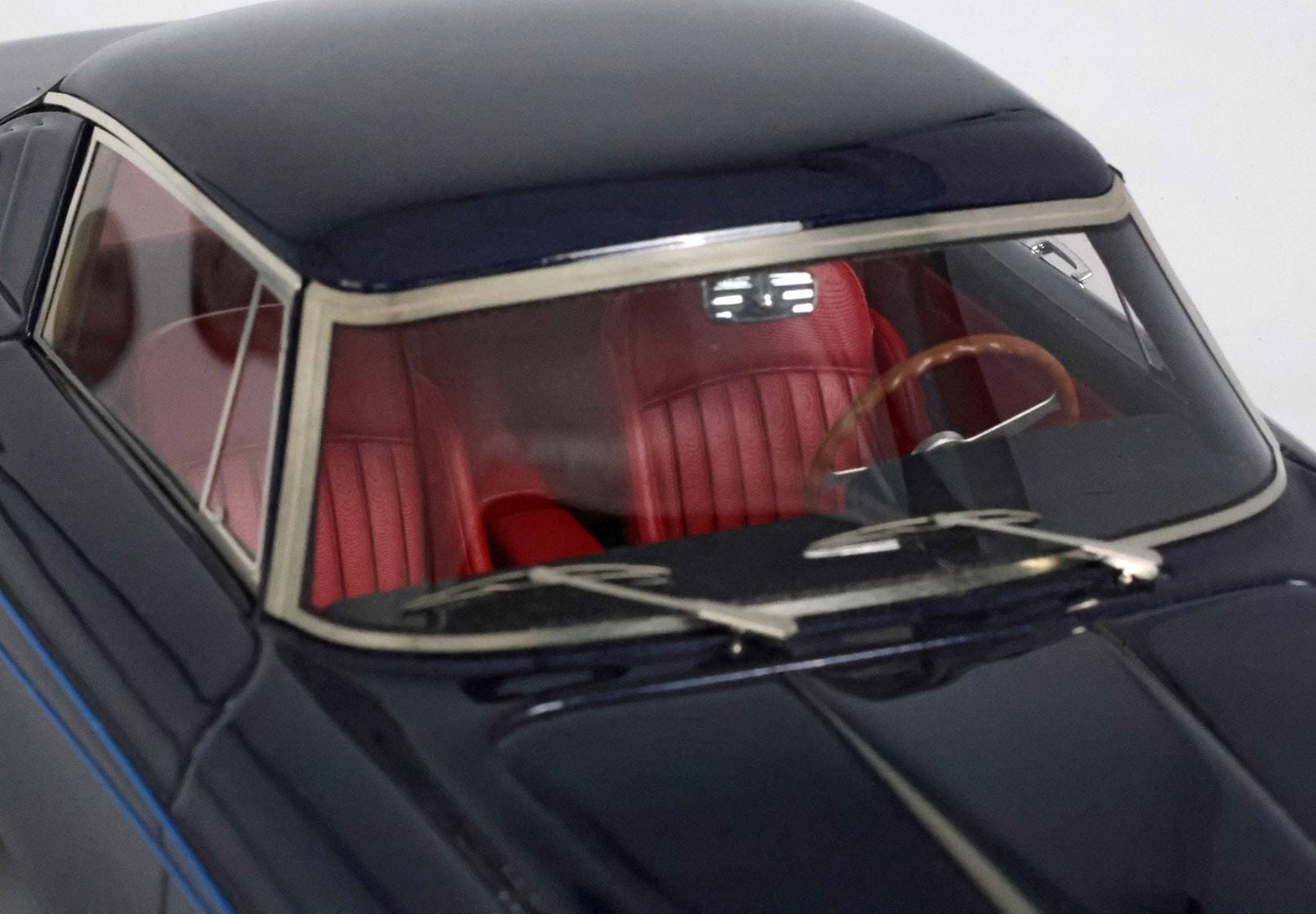BBR Ferrari 410 Superamerica Serie III SN 1387 SA - Dark Metal Blue | 1:18 – Bild 8