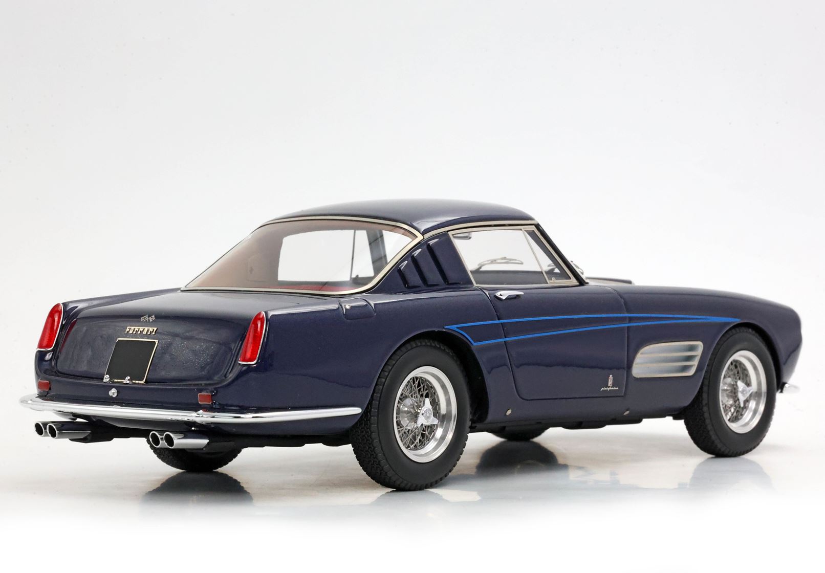 BBR Ferrari 410 Superamerica Serie III SN 1387 SA - Dark Metal Blue | 1:18 – Bild 4