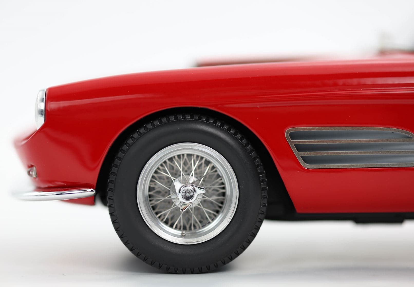 BBR Ferrari 410 Superamerica Serie III SN 1423 SA - Red | 1:18 – Bild 8