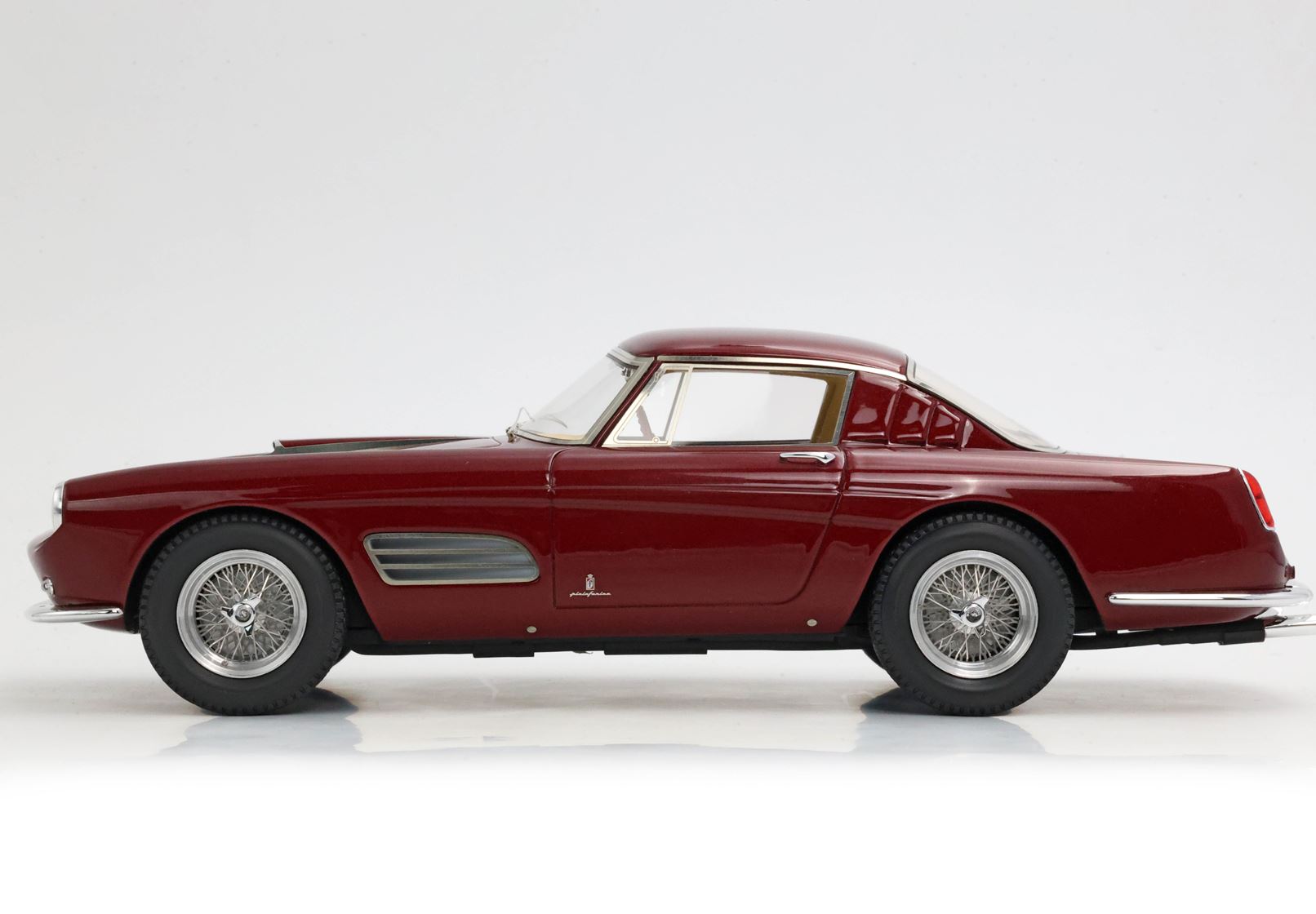 BBR Ferrari 410 Superamerica Serie III SN 1495 SA - Ruby Red | 1:18 - 画像5