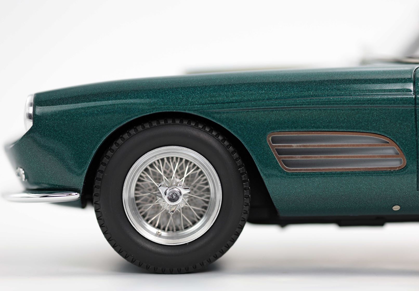 BBR Ferrari 410 Superamerica Serie III SN 1477 SA - Pine Green Metallic | 1:18 - 画像6