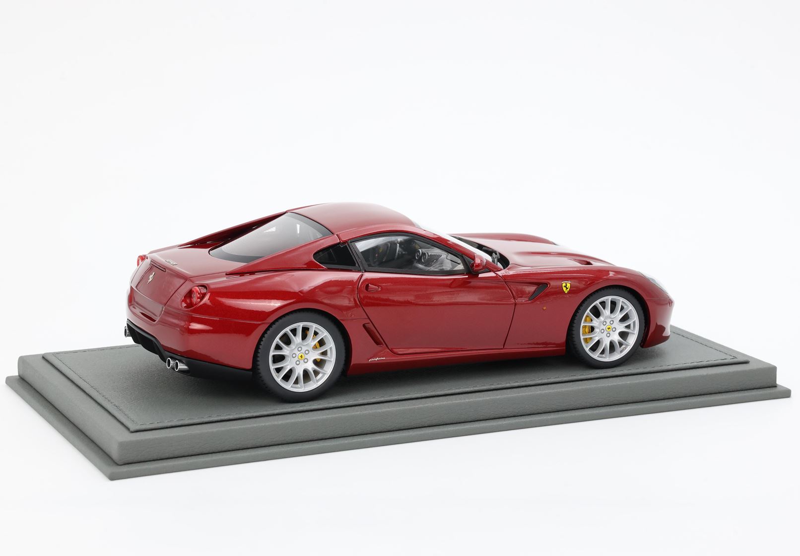 BBR Ferrari 599 GTB Fiorano 2006 Automatic Gearbox - Fiorano Red | 1:18 - Image 2