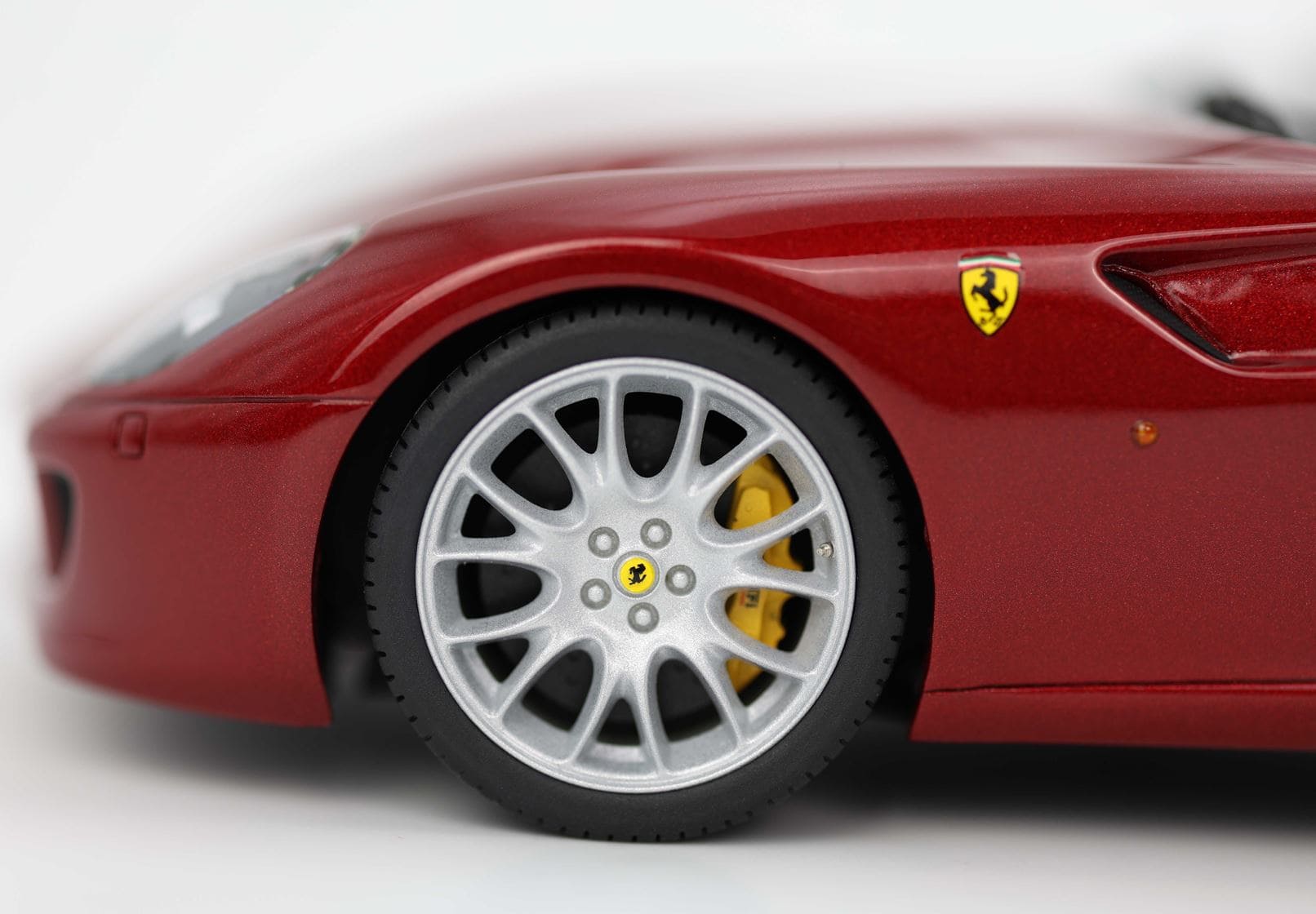 BBR Ferrari 599 GTB Fiorano 2006 Automatic Gearbox - Fiorano Red | 1:18 - Image 7