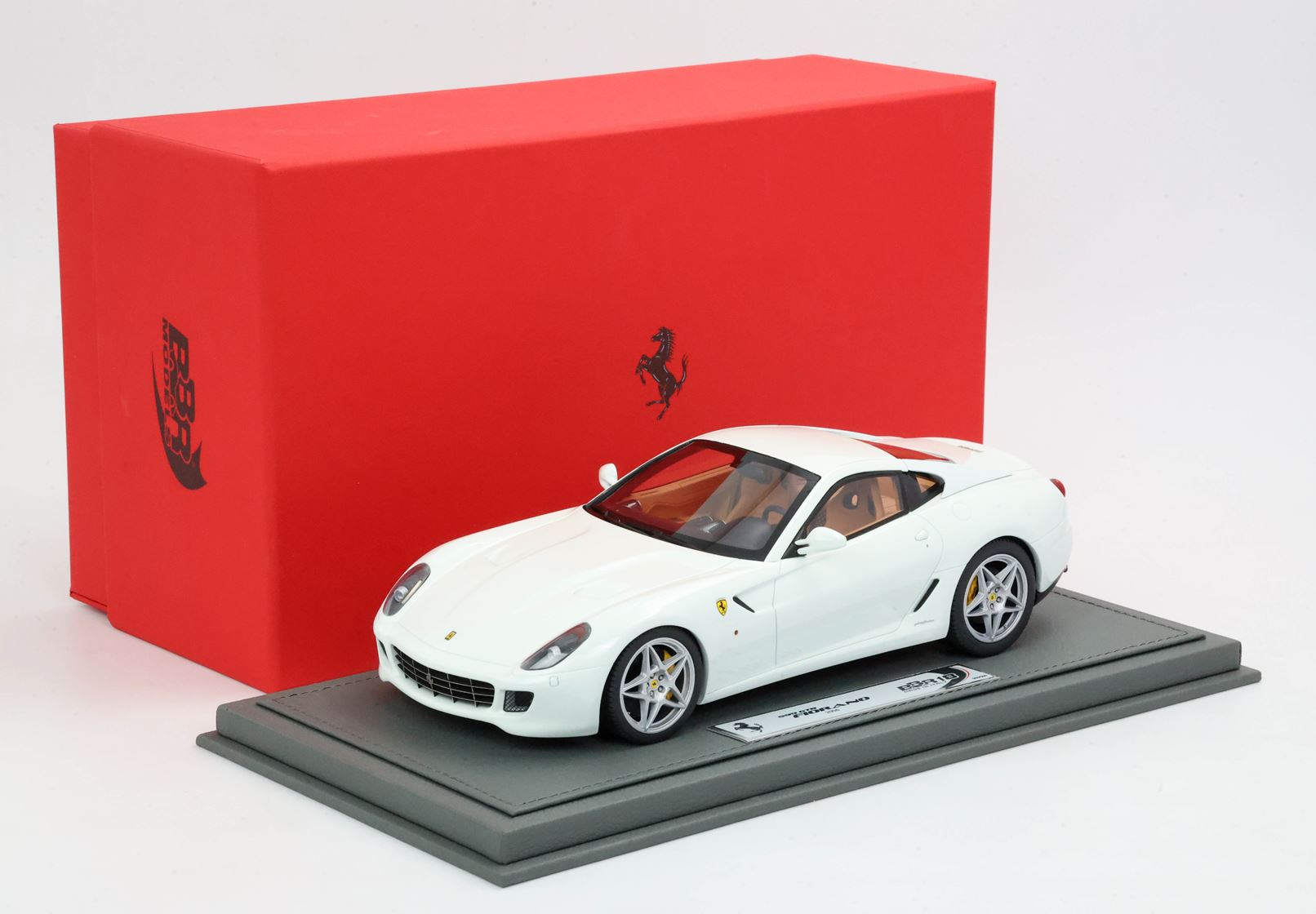 BBR Ferrari 599 GTB Fiorano 2006 - Avus White | 1:18 - Image 10