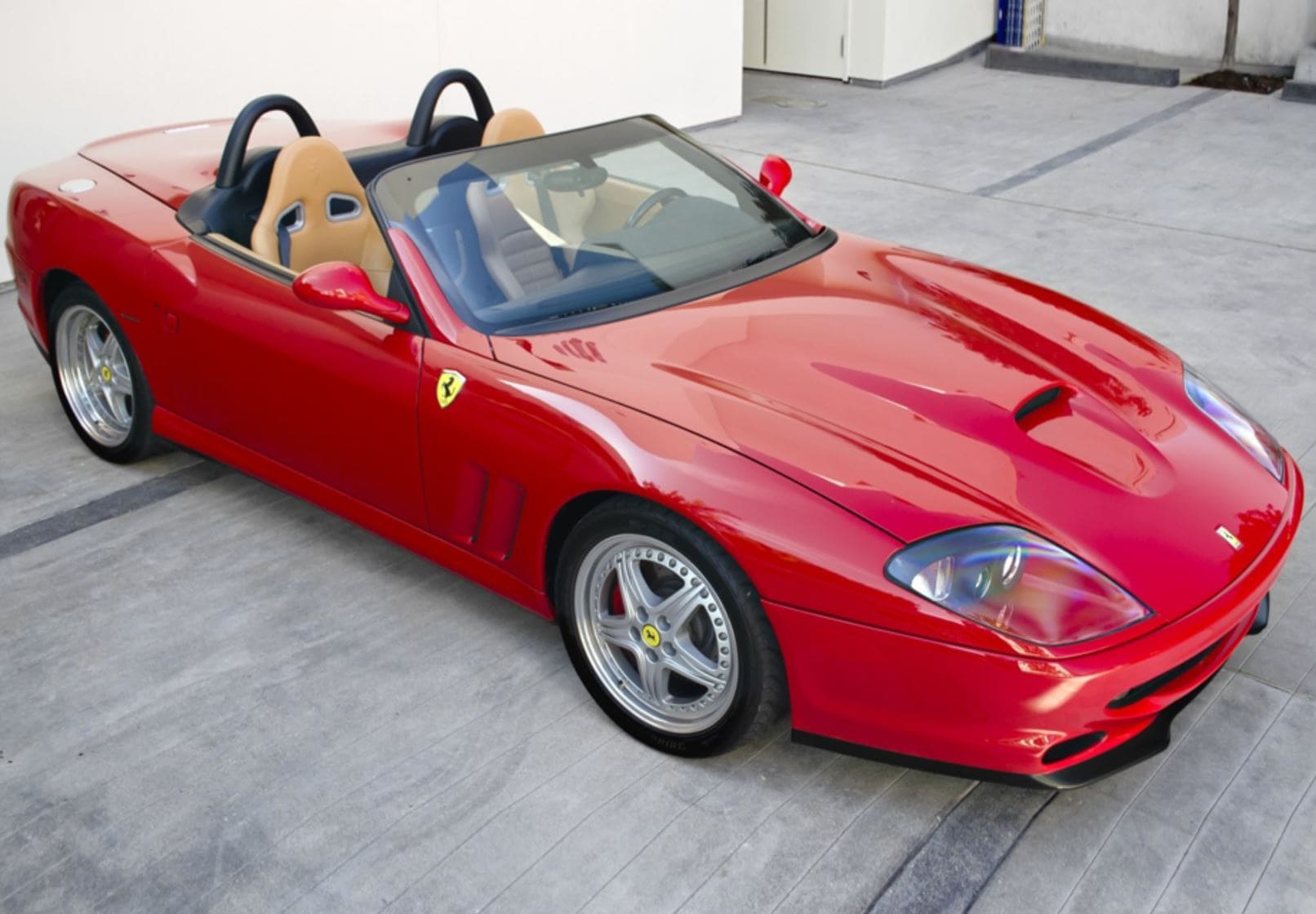 BBR Ferrari 550 Barchetta 2000 - Red | 1:18 – Bild 2
