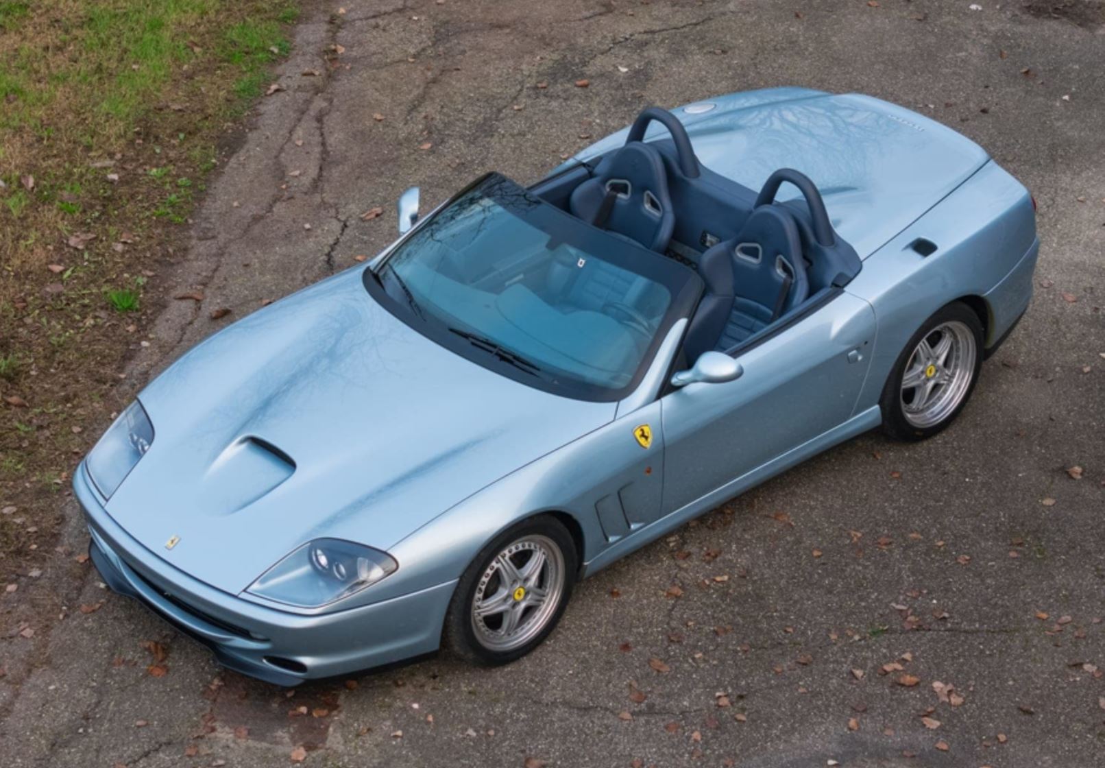 BBR Ferrari 550 Barchetta 2000 - Alloy Grey | 1:18 - Image 2