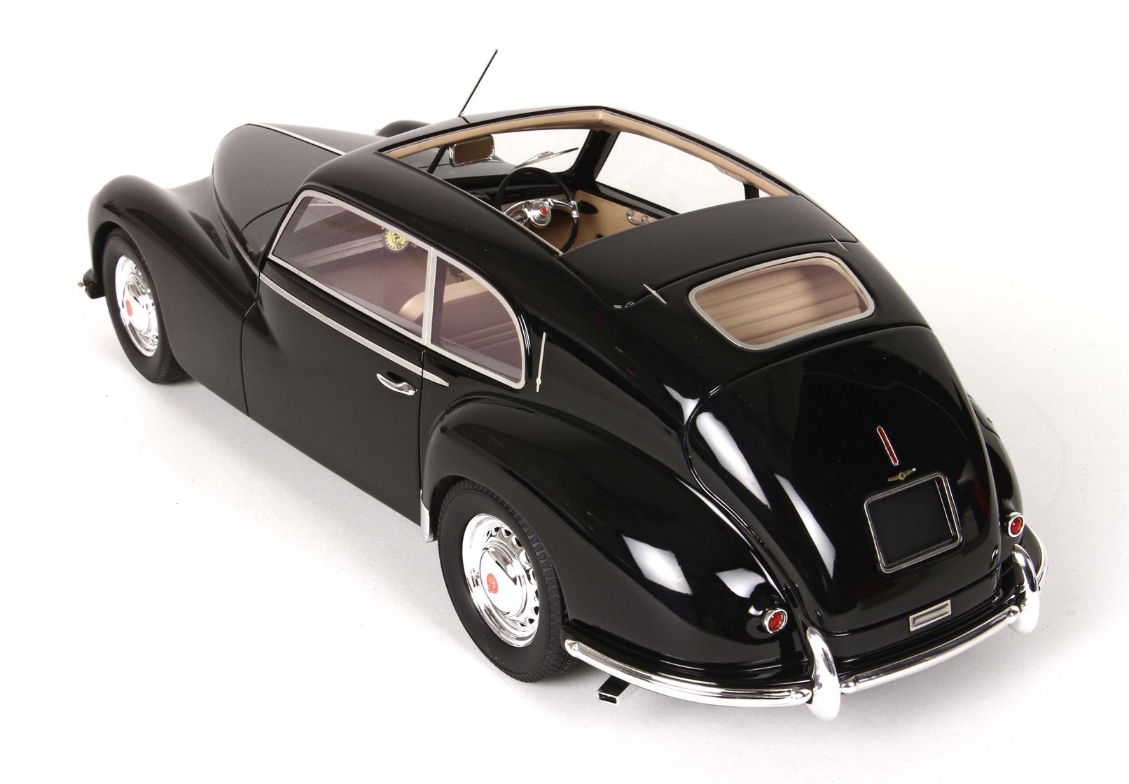 BBR Alfa Romeo Freccia d'Oro - Gloss Black | 1:18 – Bild 6