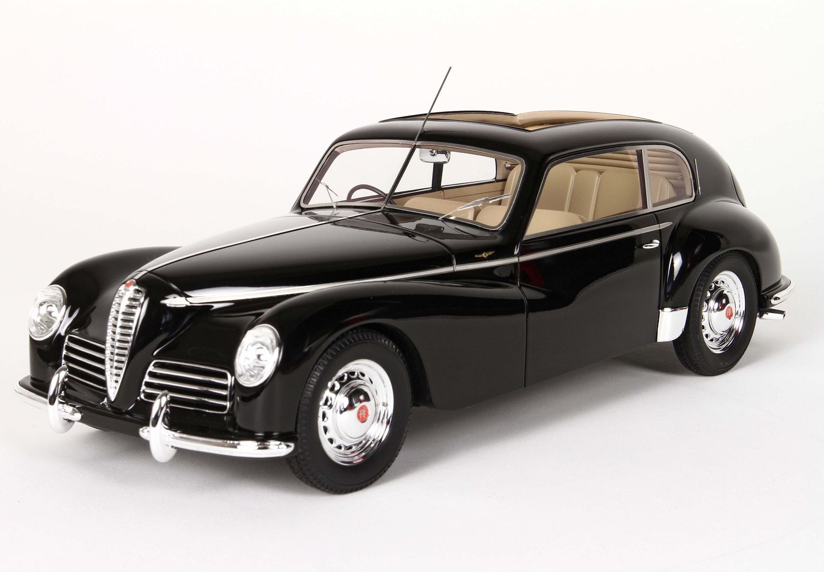 BBR Alfa Romeo Freccia d'Oro - Gloss Black | 1:18 – Bild 10