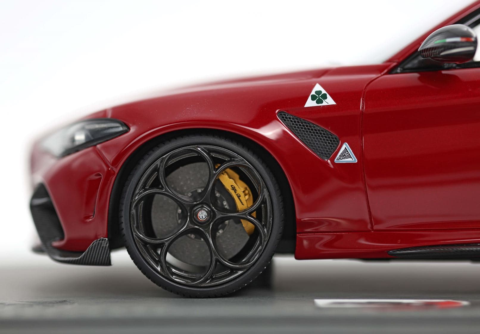 BBR Alfa Romeo Giulia GTA Special Version Rear Spoiler - Competizione Red | 1:18 - Image 4