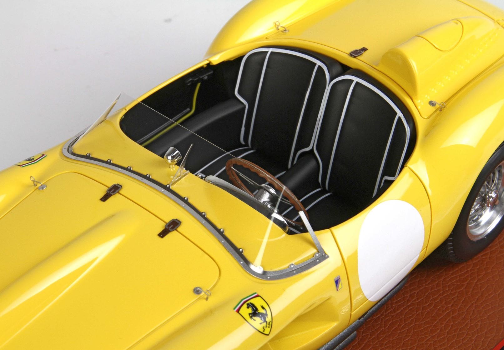BBR フェラーリ 250 テスタロッサ 1957 - イエロー | 1:18 - modelcars24