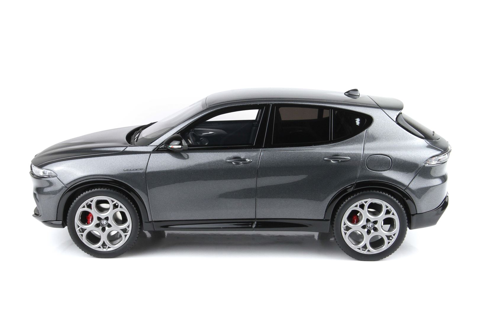 BBR Alfa Romeo Tonale Veloce Plug-in Hybrid - Vesuvio Grey | 1:18 - Image 5