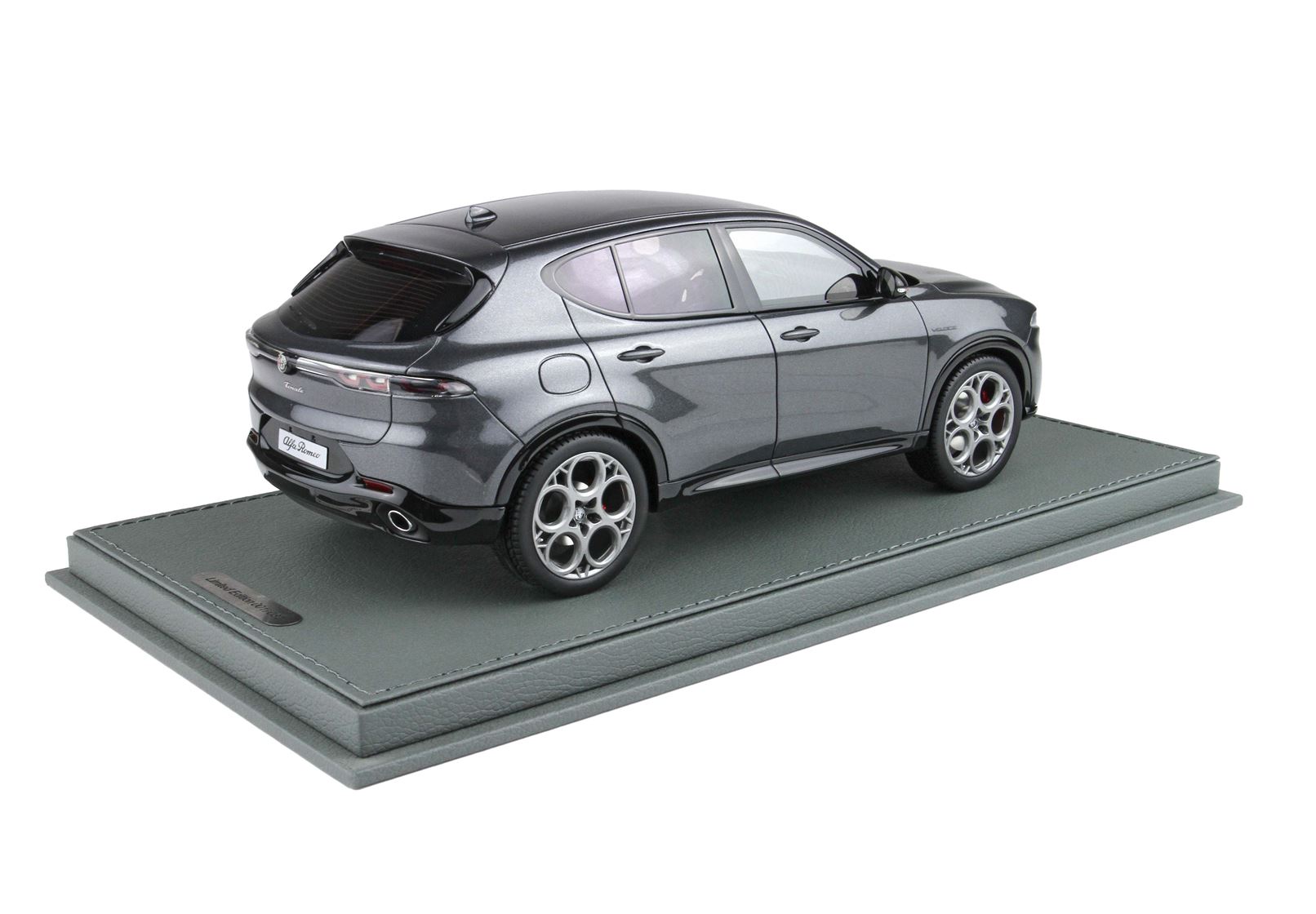 BBR Alfa Romeo Tonale Veloce Plug-in Hybrid - Vesuvio Grey | 1:18 - Image 2
