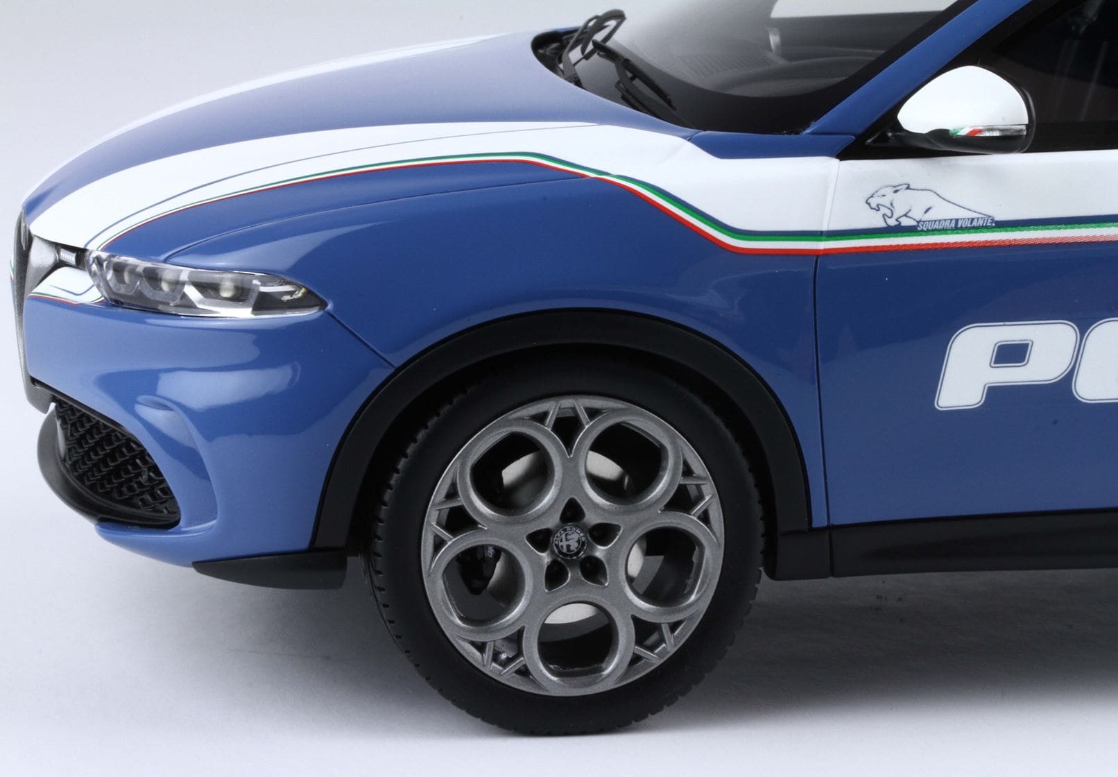 BBR Alfa Romeo Tonale Allestimento Polizia | 1:18 - Image 3