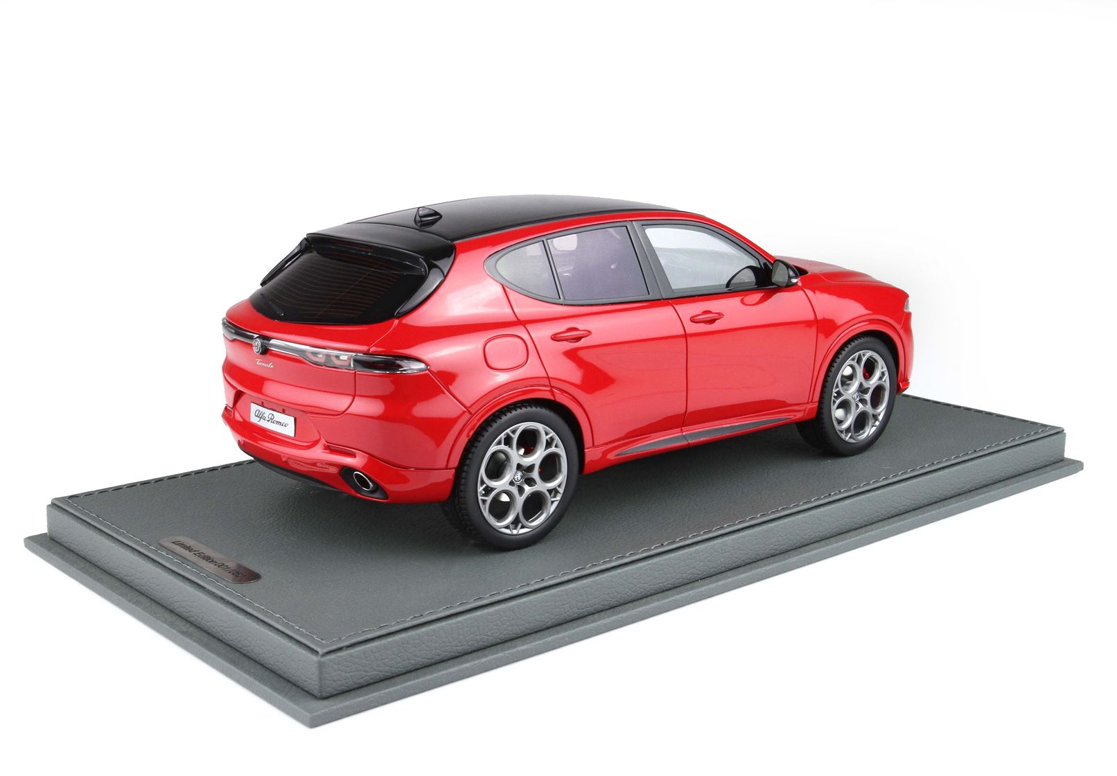 BBR Alfa Romeo Tonale Tributo Plug-in Hybrid - Alfa Red | 1:18 - Image 2