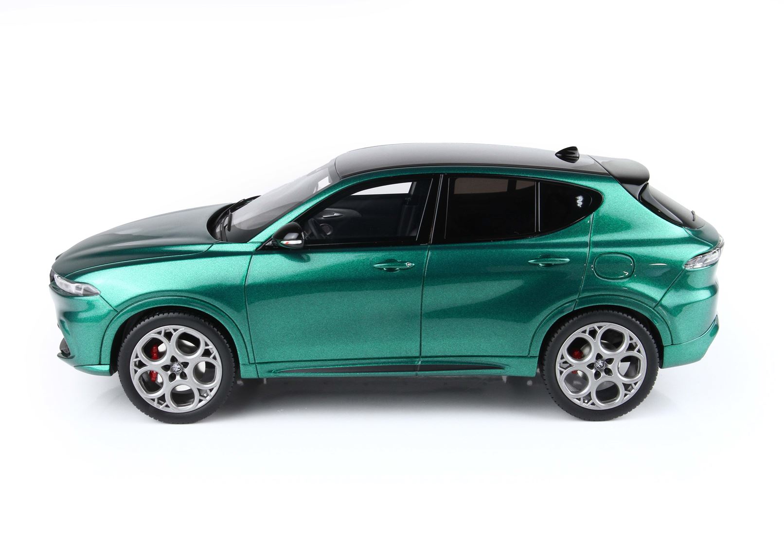 BBR Alfa Romeo Tonale Tributo Plug-in Hybrid - Montreal Green | 1:18 - Image 5