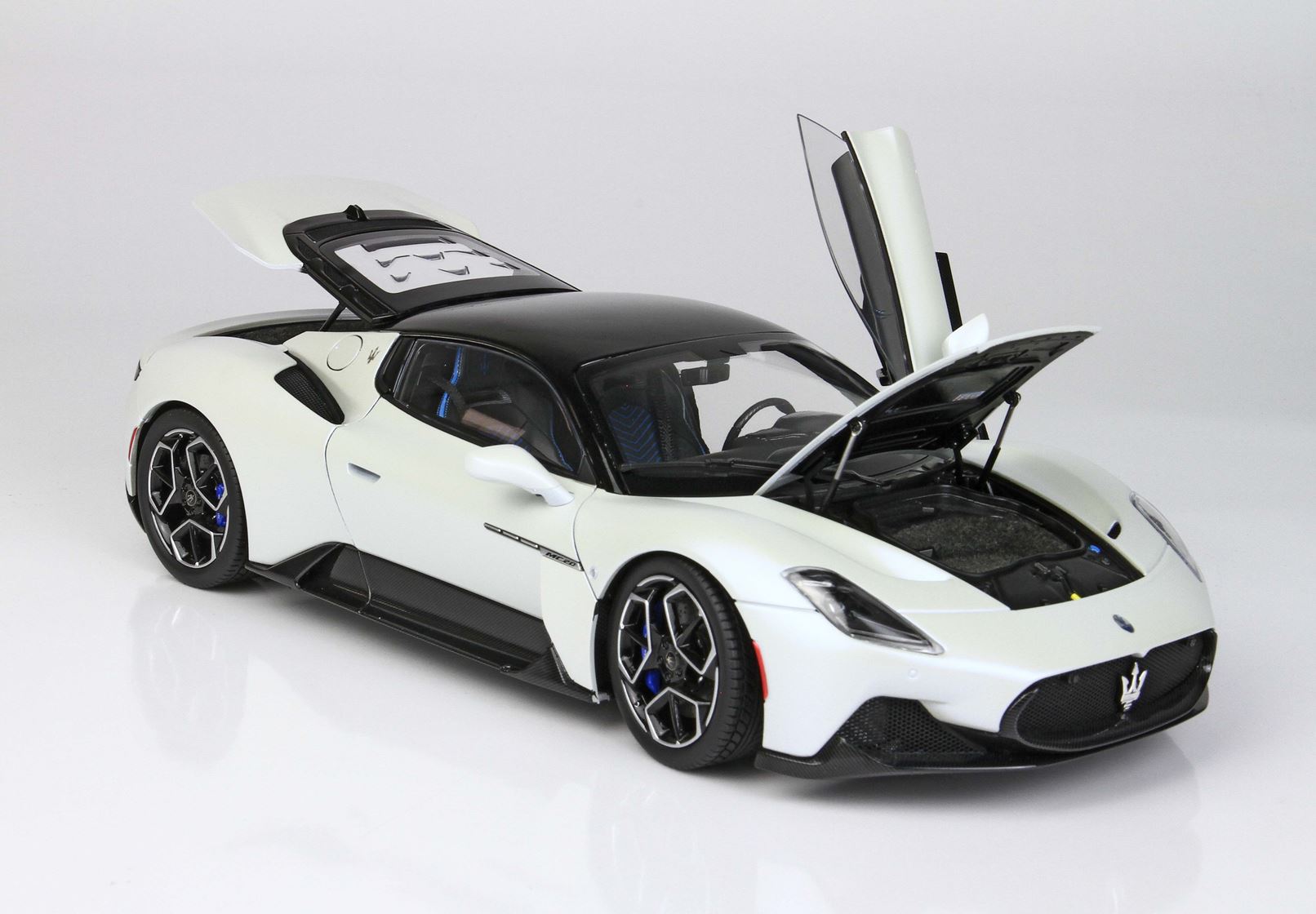 BBR Maserati MC20 - Audace White | 1:18 - Image 3
