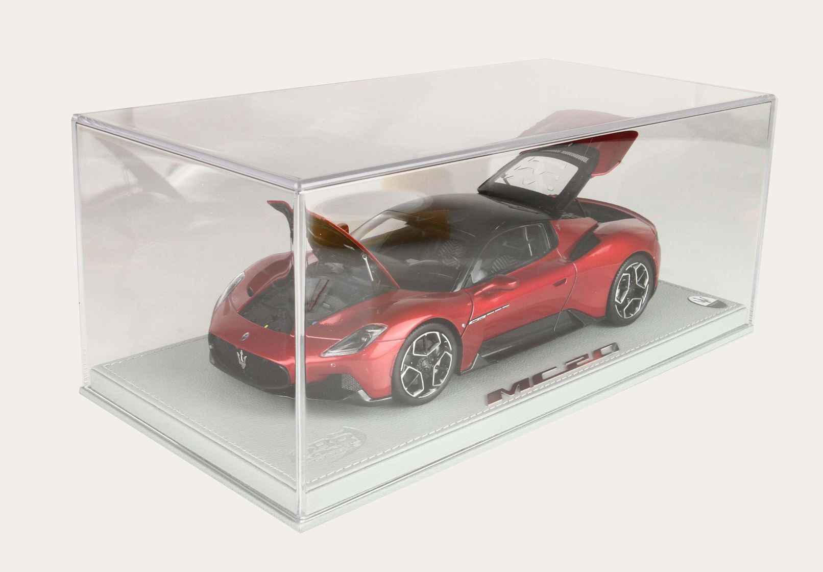 BBR Maserati MC20 Black Roof - Metallic Vincente Red | 1:18 - Image 6